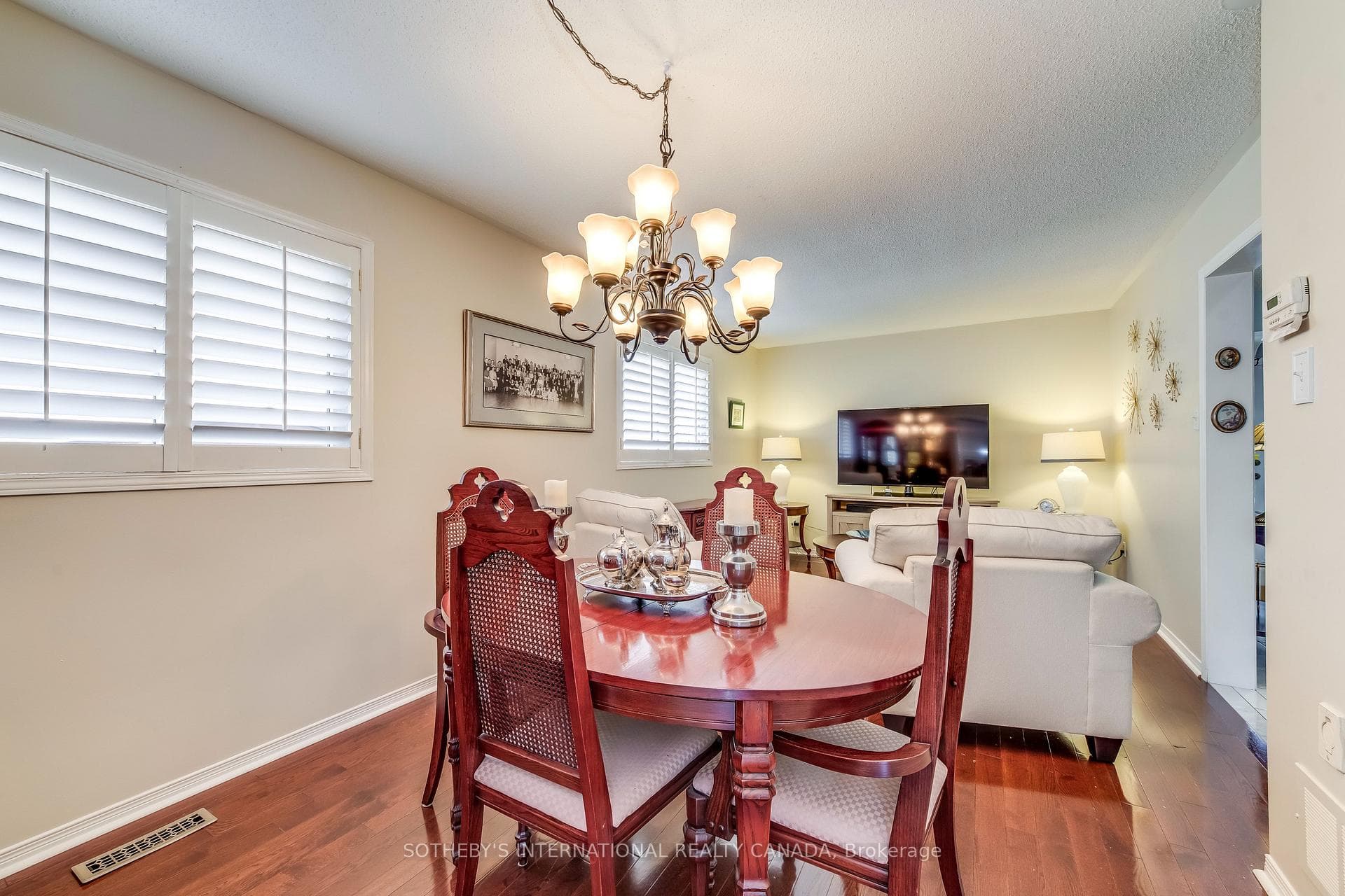 2294 Dale Ridge Drive - Semi-Detached photo 15 of 46 in Oakville, Ontario