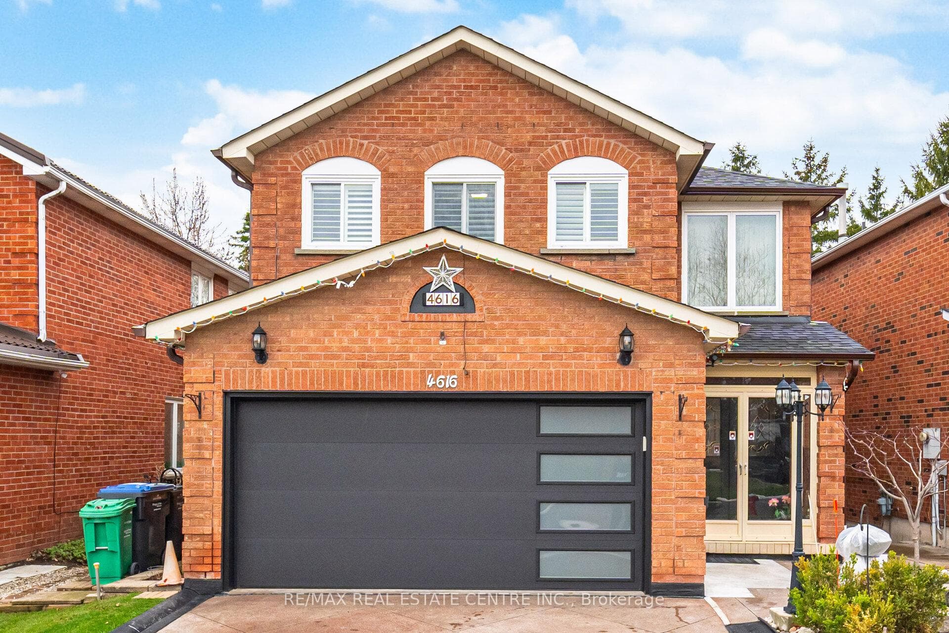 4616 Owl Circle - Detached for sale in Applewood, Ontario