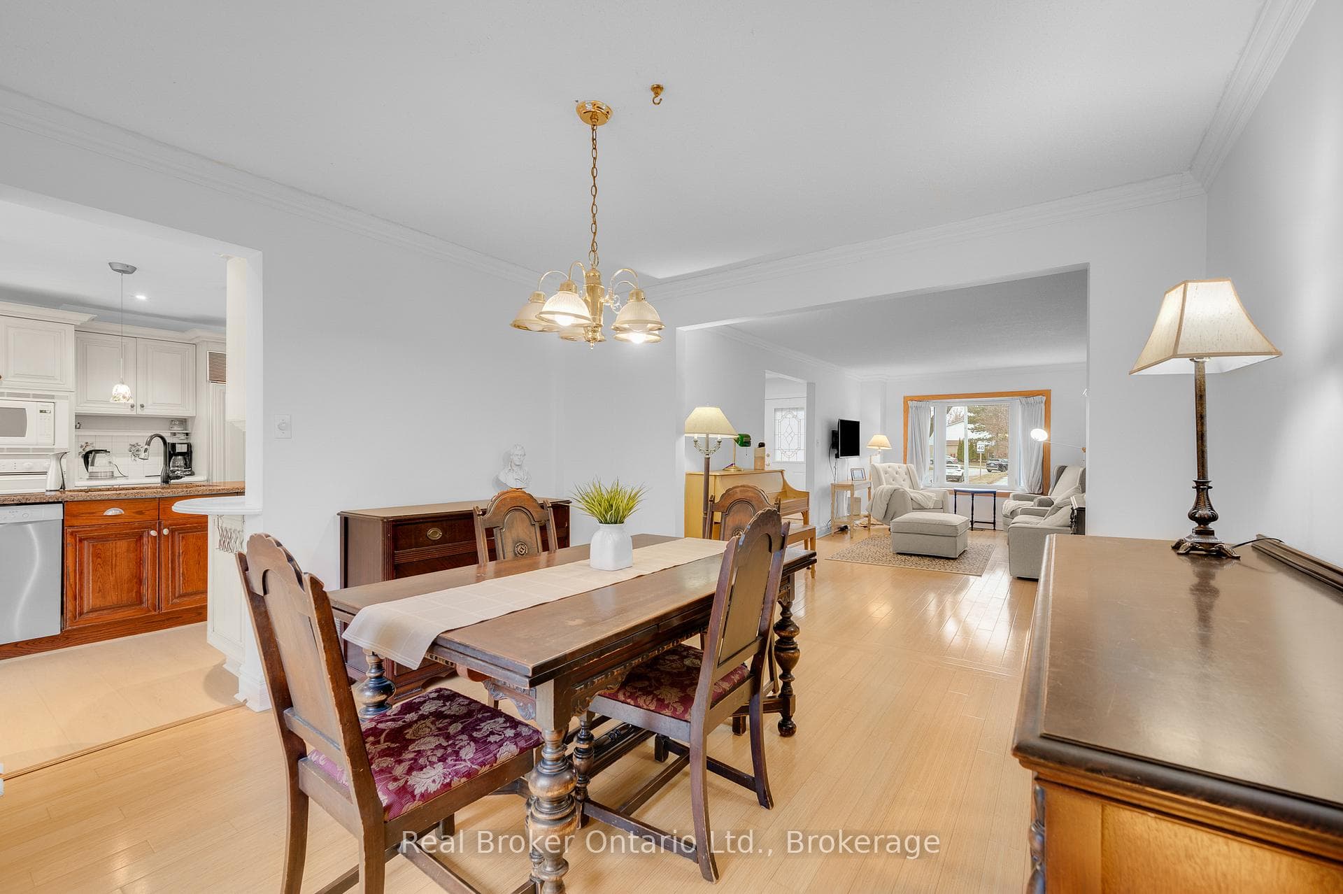 6366 Miller's Grove - Detached photo 8 of 46 in Mississauga, Ontario