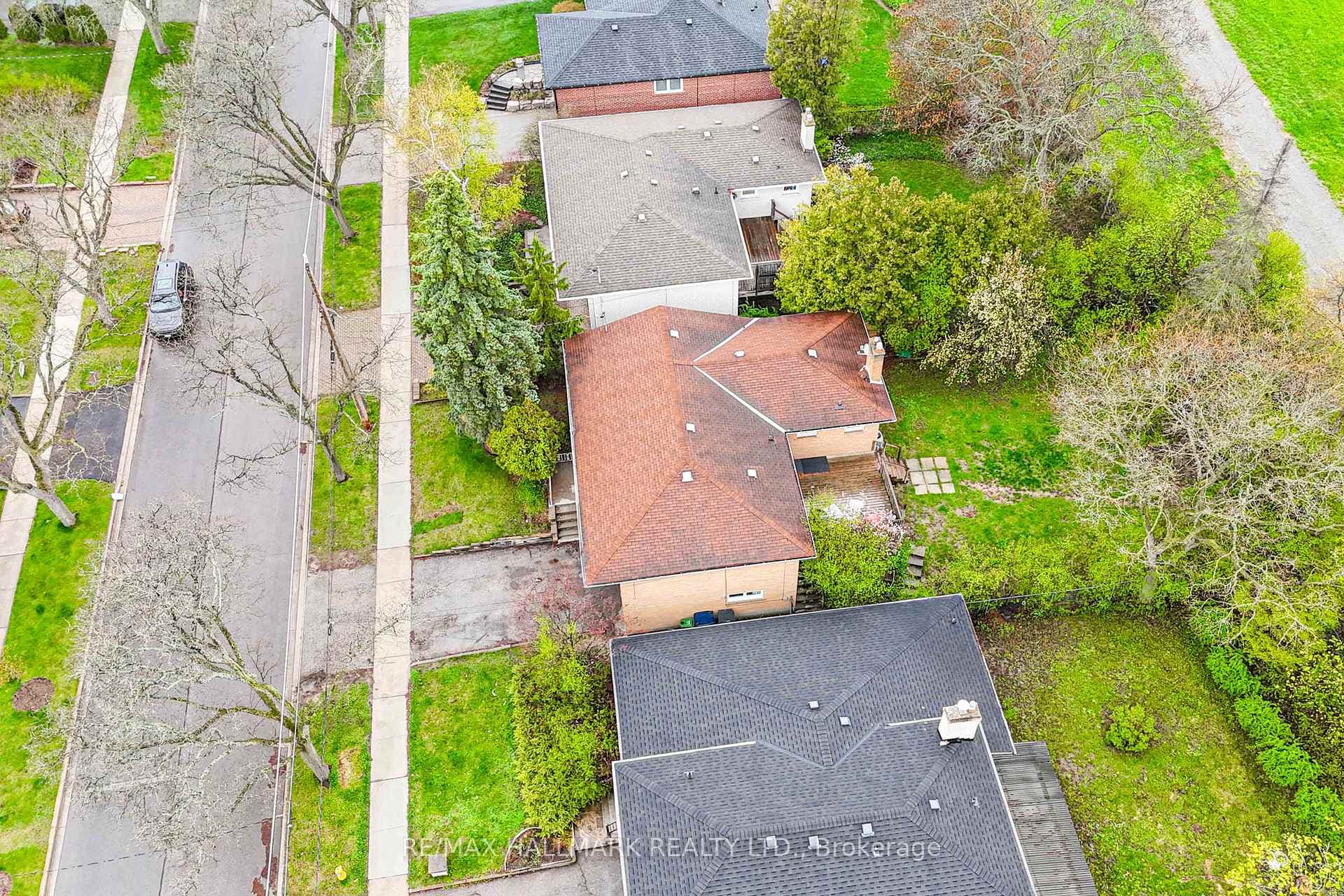 54 Sawley Drive - Detached photo 3 of 13 in Hillcrest Village / Bayview Village, Ontario