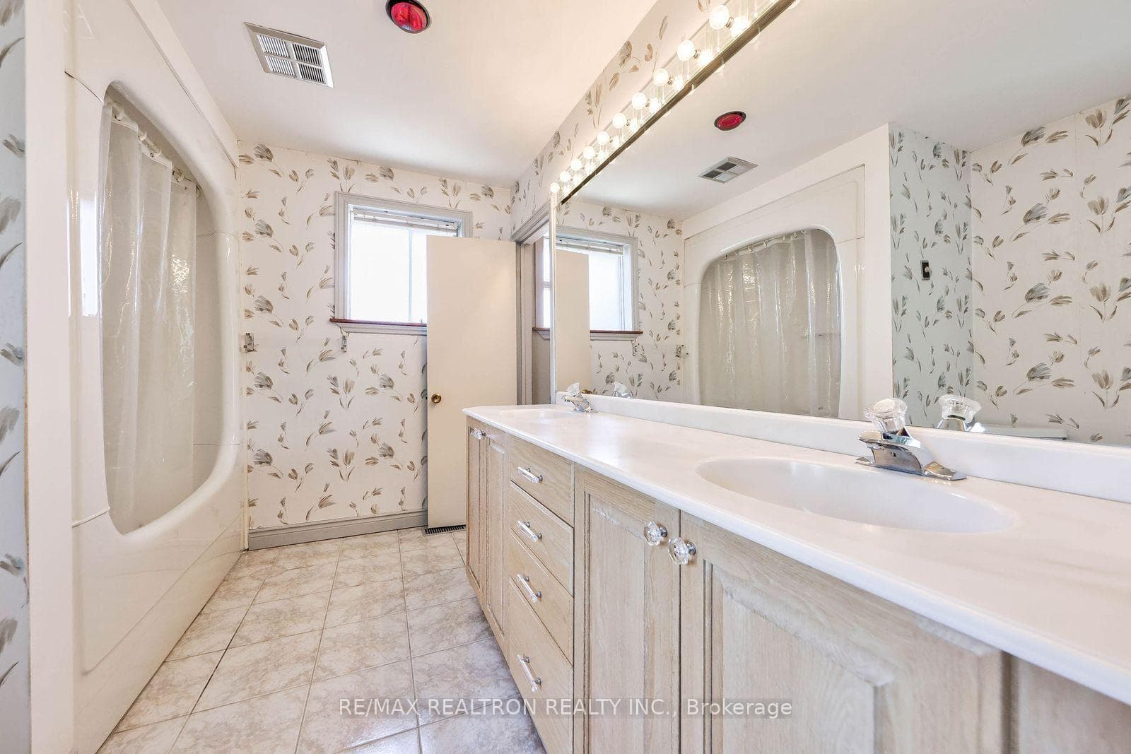 85 Clansman Boulevard - Detached photo 35 of 37 in Hillcrest Village / Bayview Village, Ontario