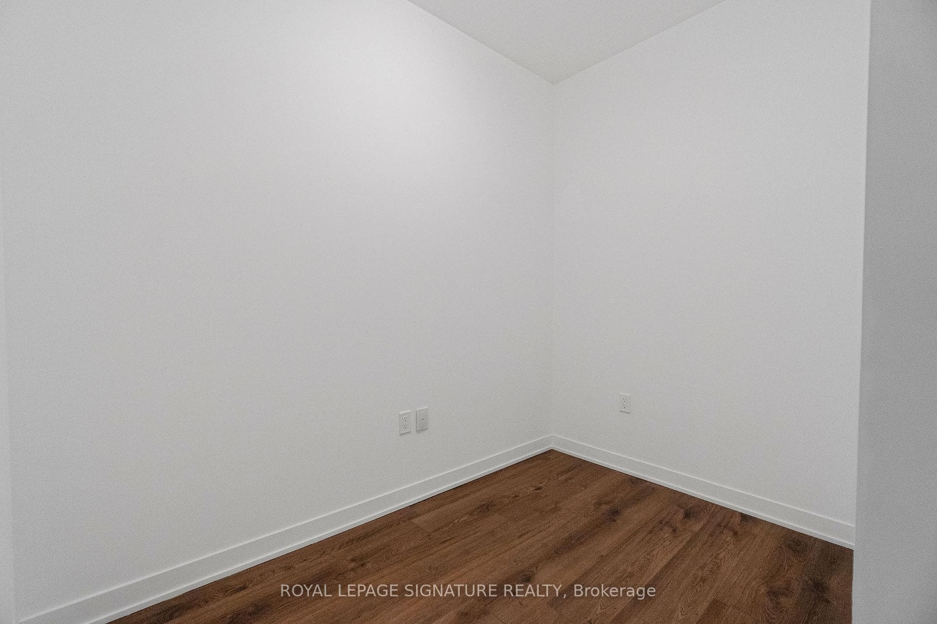 395 Dundas Street Unit 234 - Condo photo 29 of 35 in Oakville, Ontario