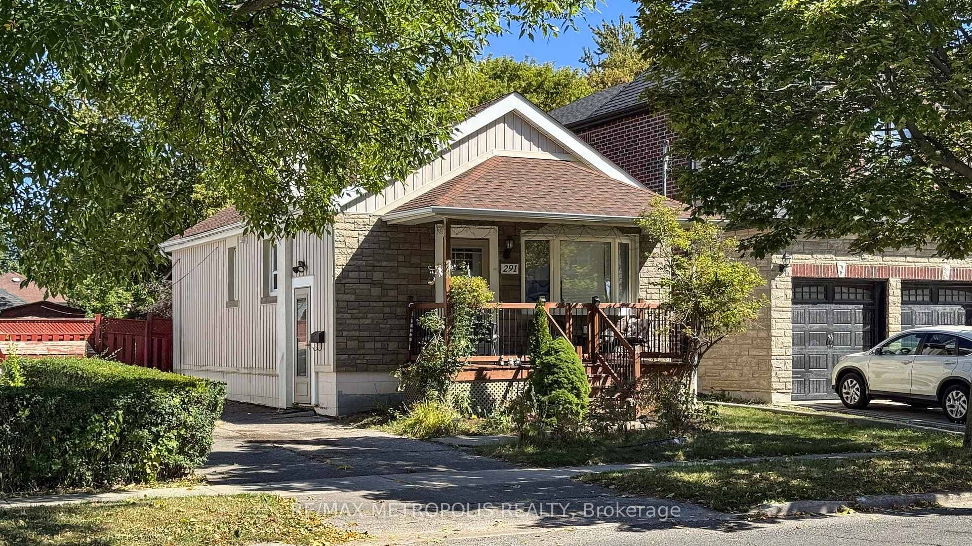 291 Kennedy Road - Detached photo 3 of 47 in Birch Cliff / Cliffside, Ontario