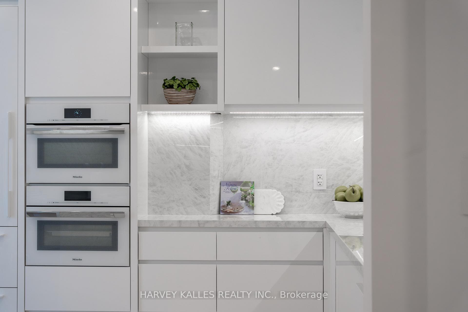 10 Bellair Street Unit 603 - Condo photo 17 of 38 in Annex / Yorkville / Summerhill, Ontario
