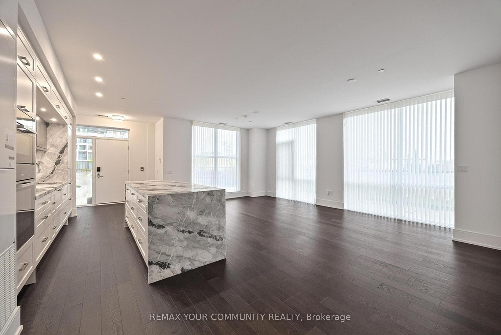 10 Inn On The Park Drive Unit 110 - Condo photo 7 of 38 in Don Mills / Parkwoods / Victoria Village, Ontario