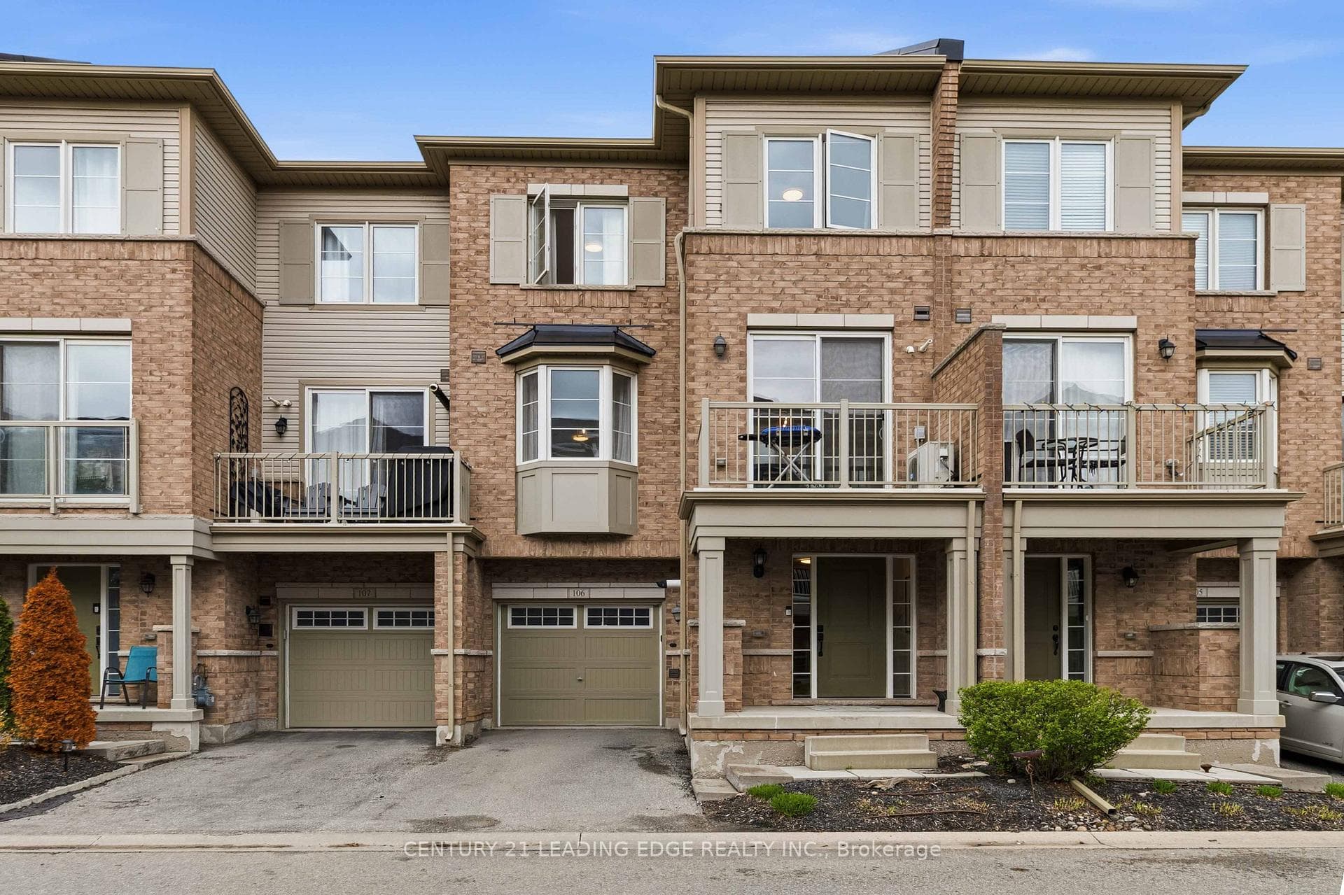 165 Hampshire Way Unit 106 - Townhouse photo 1 of 28 in Milton, Ontario