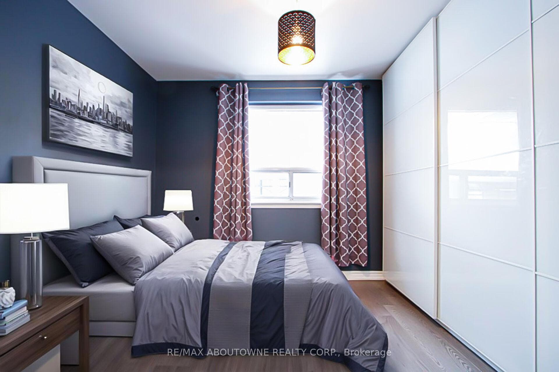 1601 Sandgate Crescent - Semi-Detached photo 10 of 35 in Mississauga, Ontario