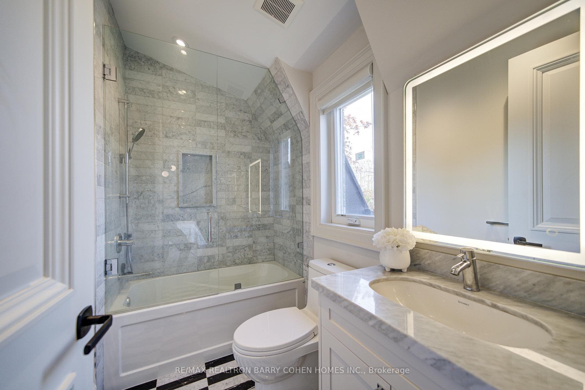 15 Ames Circle - Detached photo 34 of 50 in Don Mills / Parkwoods / Victoria Village, Ontario