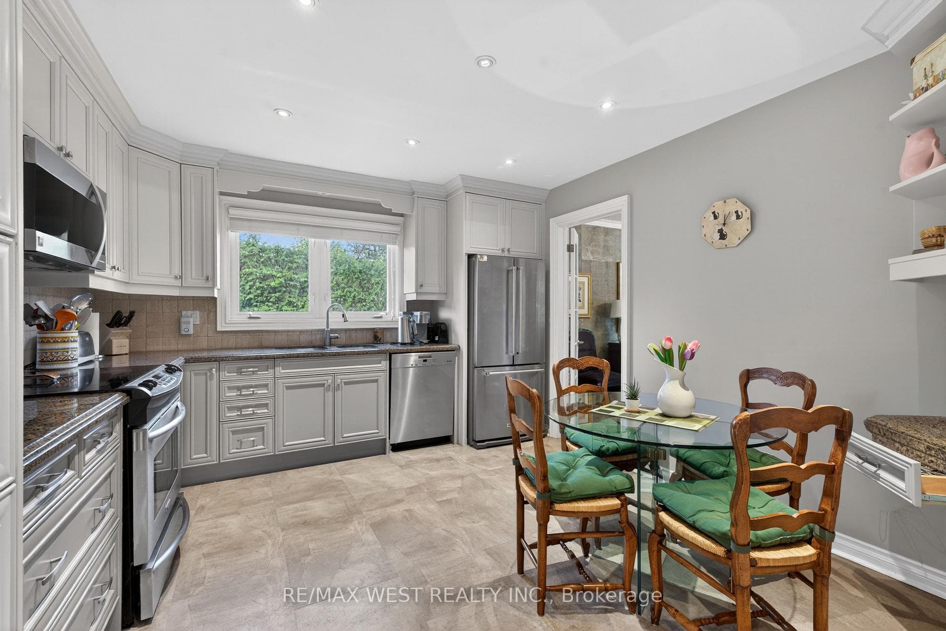 16 Caravan Drive - Detached photo 14 of 49 in Don Mills / Parkwoods / Victoria Village, Ontario