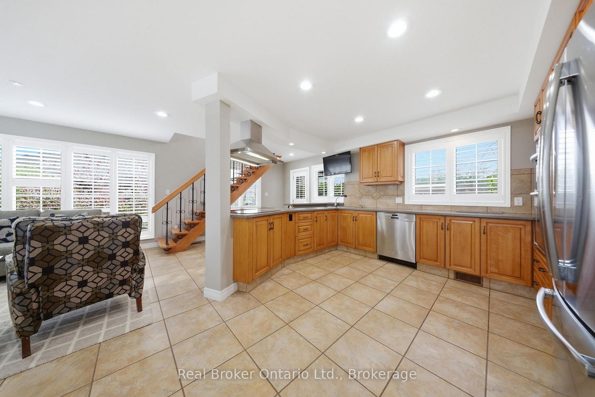 383 North Shore Boulevard - Detached photo 13 of 46 in Burlington, Ontario