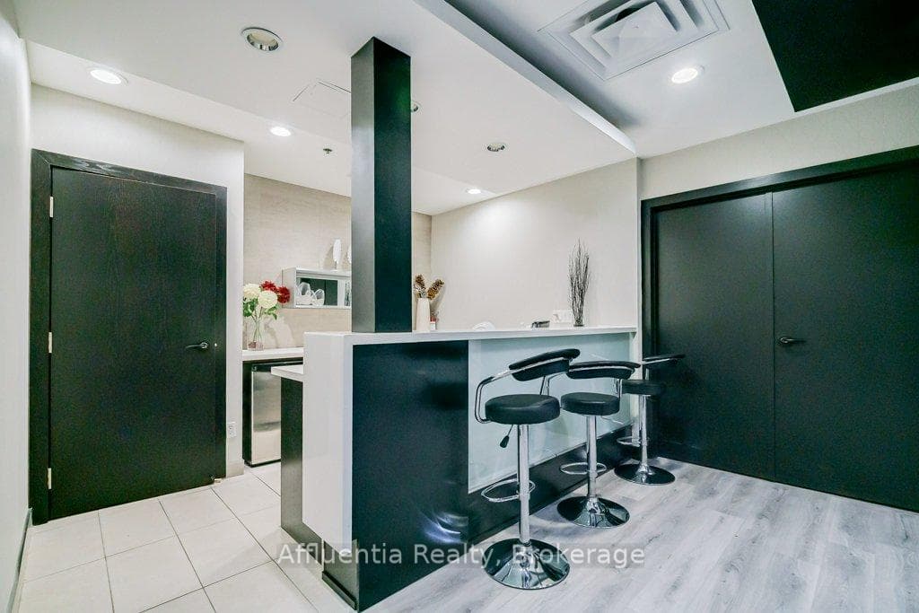 120 Dallimore Circle Unit 408 - Condo photo 24 of 38 in Don Mills / Parkwoods / Victoria Village, Ontario