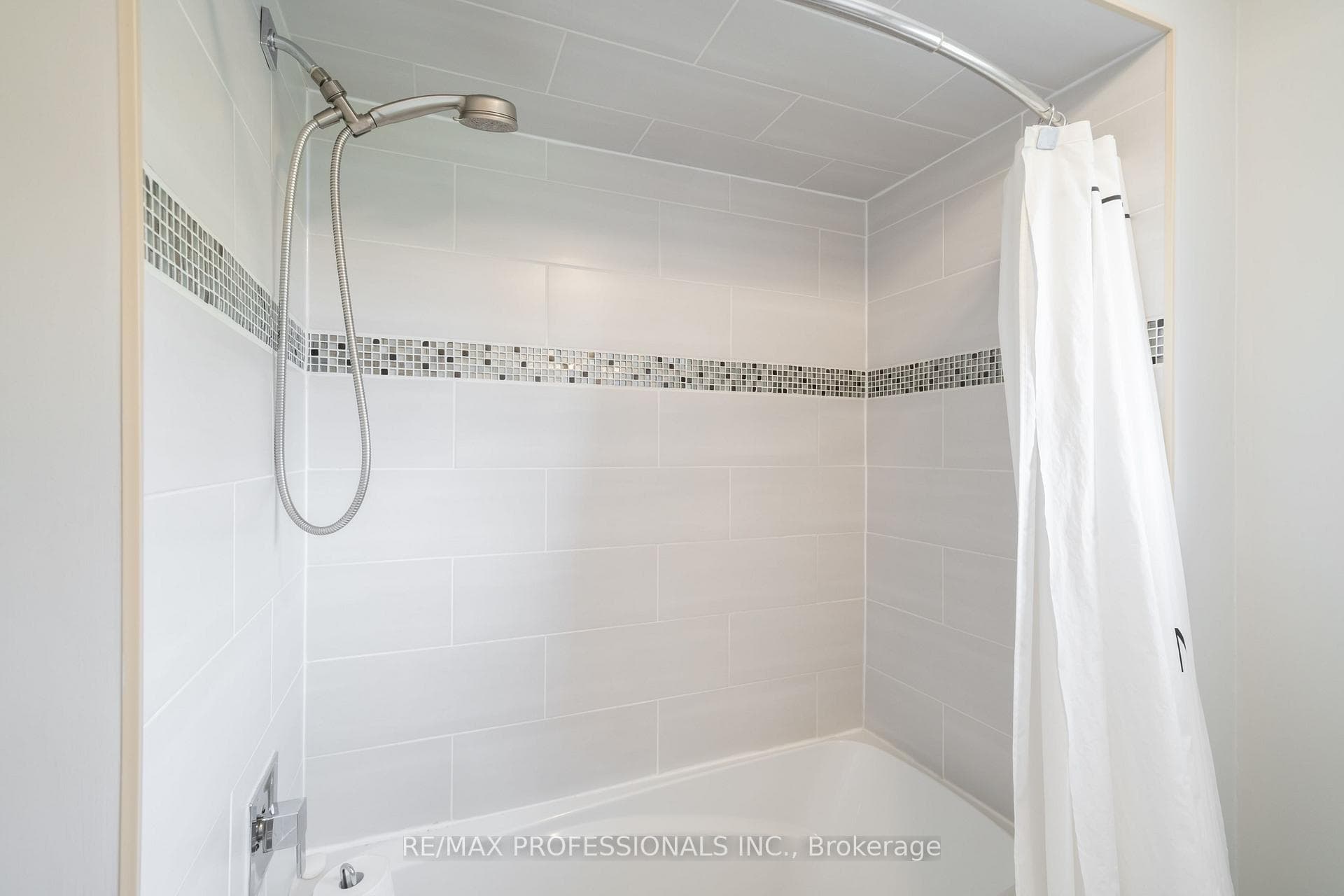 4021 Sasha Court - Detached photo 26 of 44 in Mississauga, Ontario
