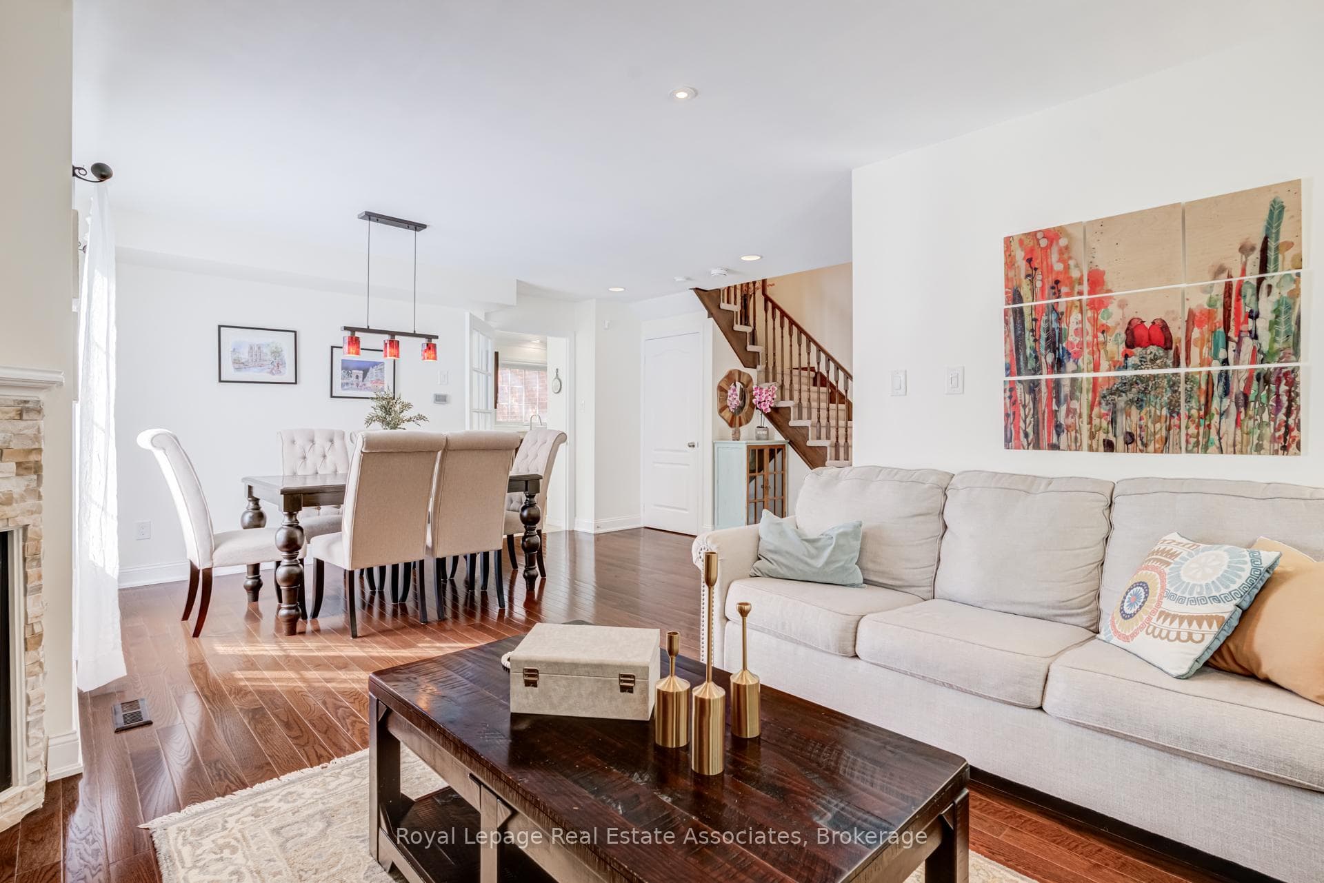 1179 Treetop Terrace - Townhouse photo 9 of 50 in Oakville, Ontario