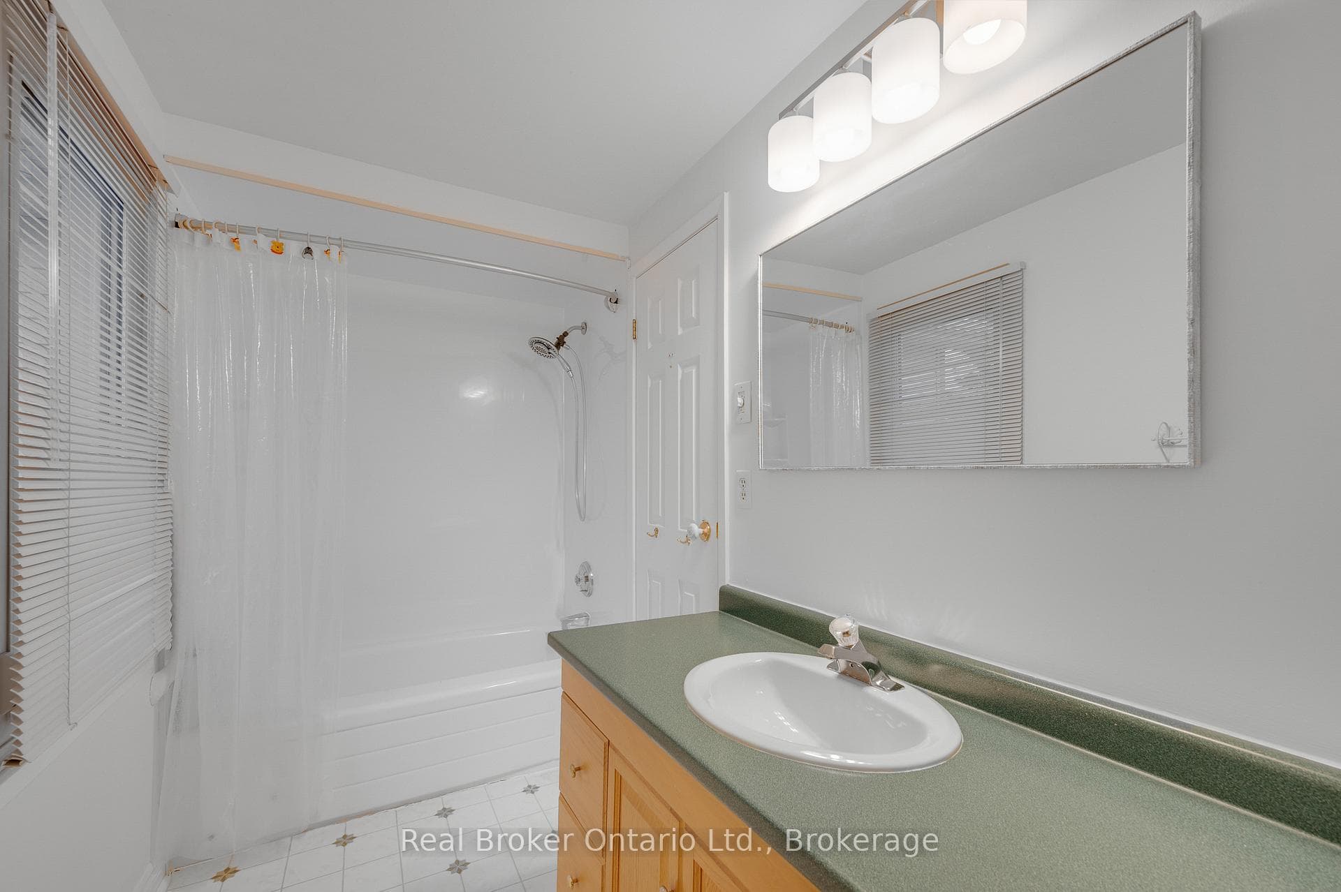 6366 Miller's Grove - Detached photo 29 of 46 in Mississauga, Ontario