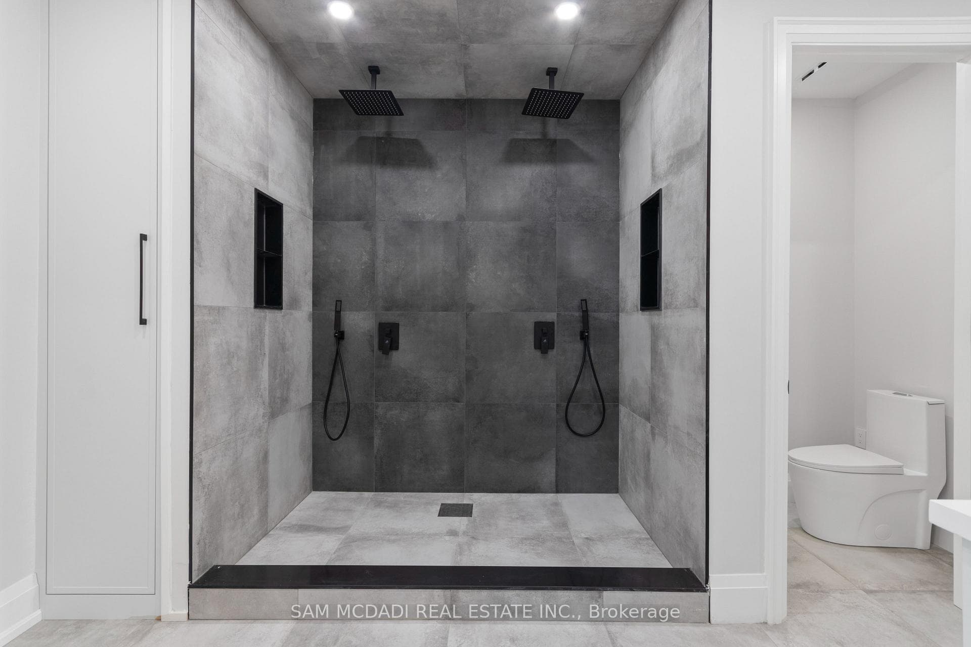 584 Fourth Line - New Construction photo 43 of 50 in Oakville, Ontario