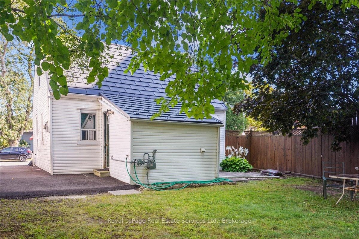 55 Stewart Street - Detached photo 5 of 9 in Oakville, Ontario