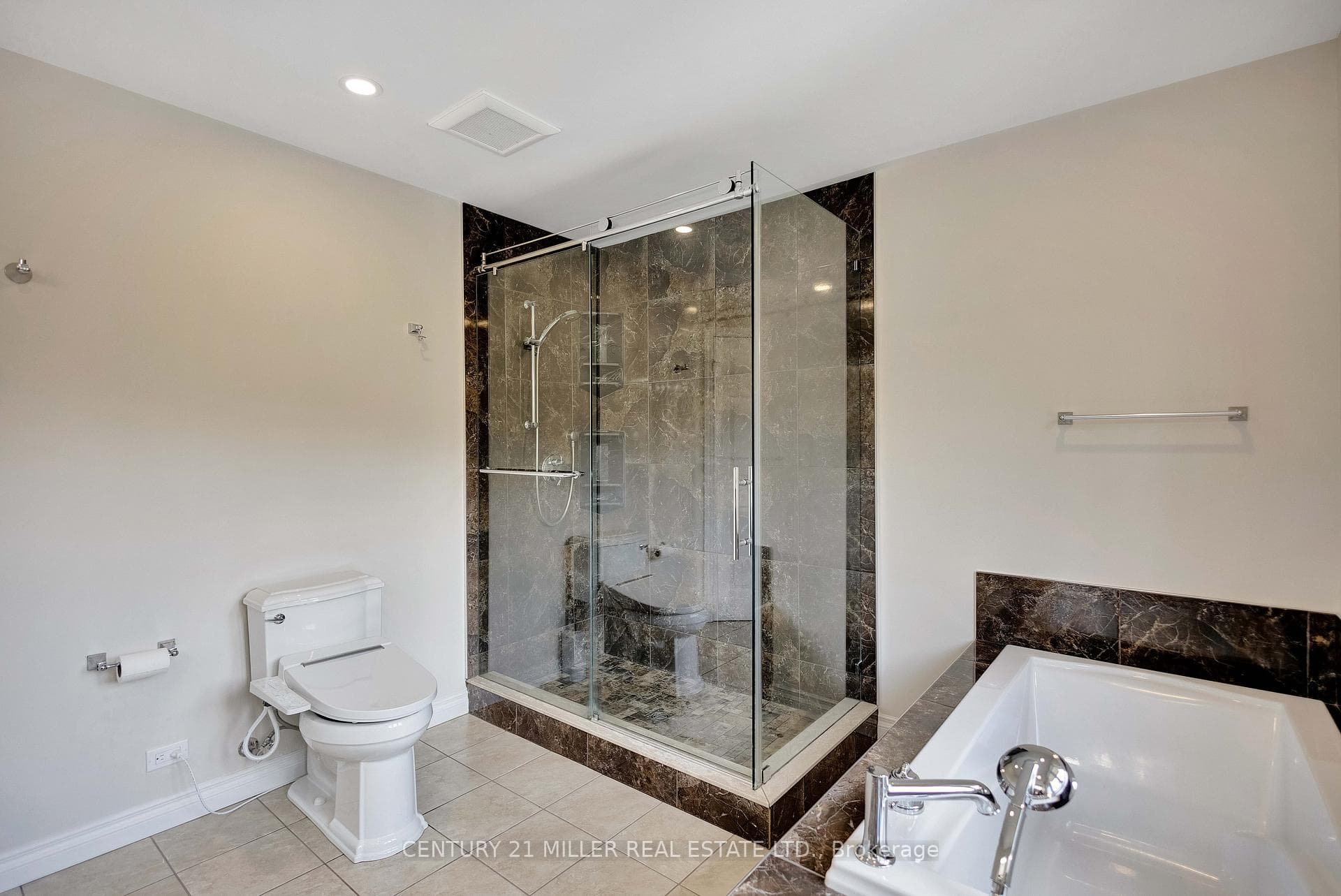 1398 Winterberry Drive - Detached photo 23 of 46 in Burlington, Ontario