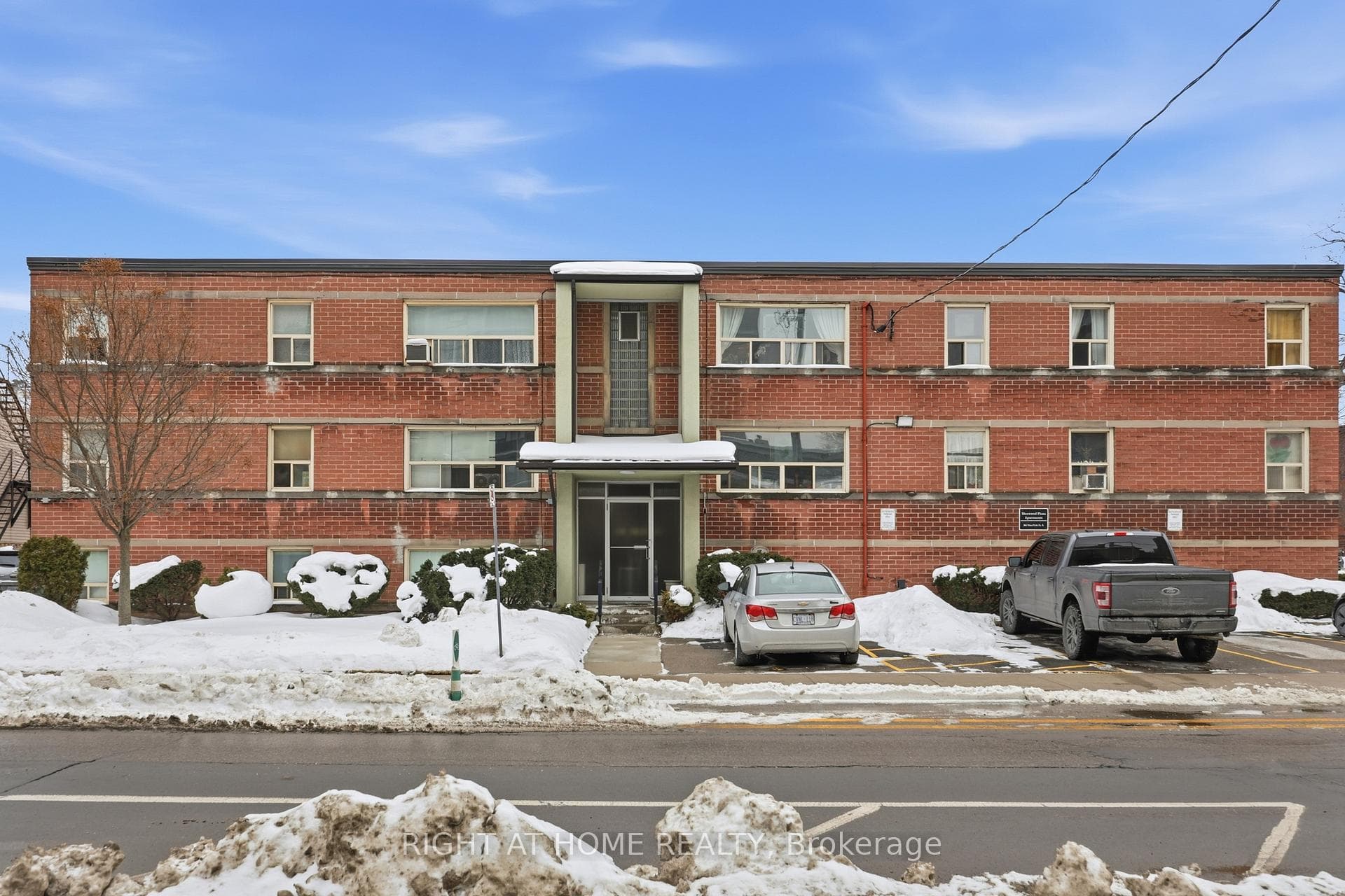 223 MacNab Street Unit 11 - Condo photo 2 of 17 in Hamilton, Ontario