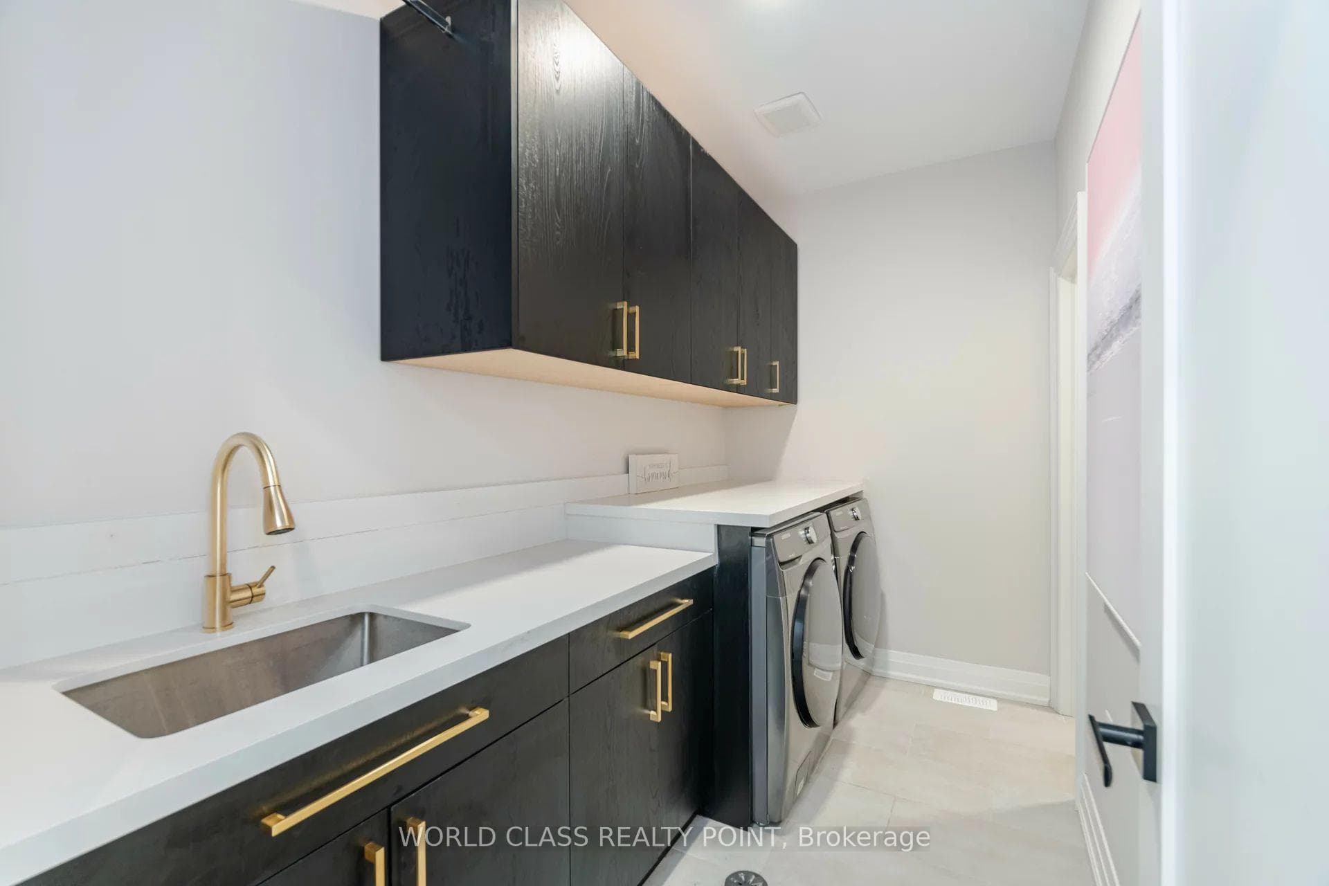 560 Woodview Road - Detached photo 31 of 39 in Burlington, Ontario