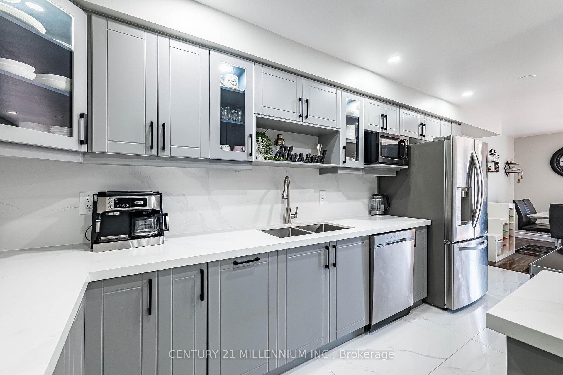100 Monaco Court - Townhouse photo 8 of 50 in Brampton, Ontario