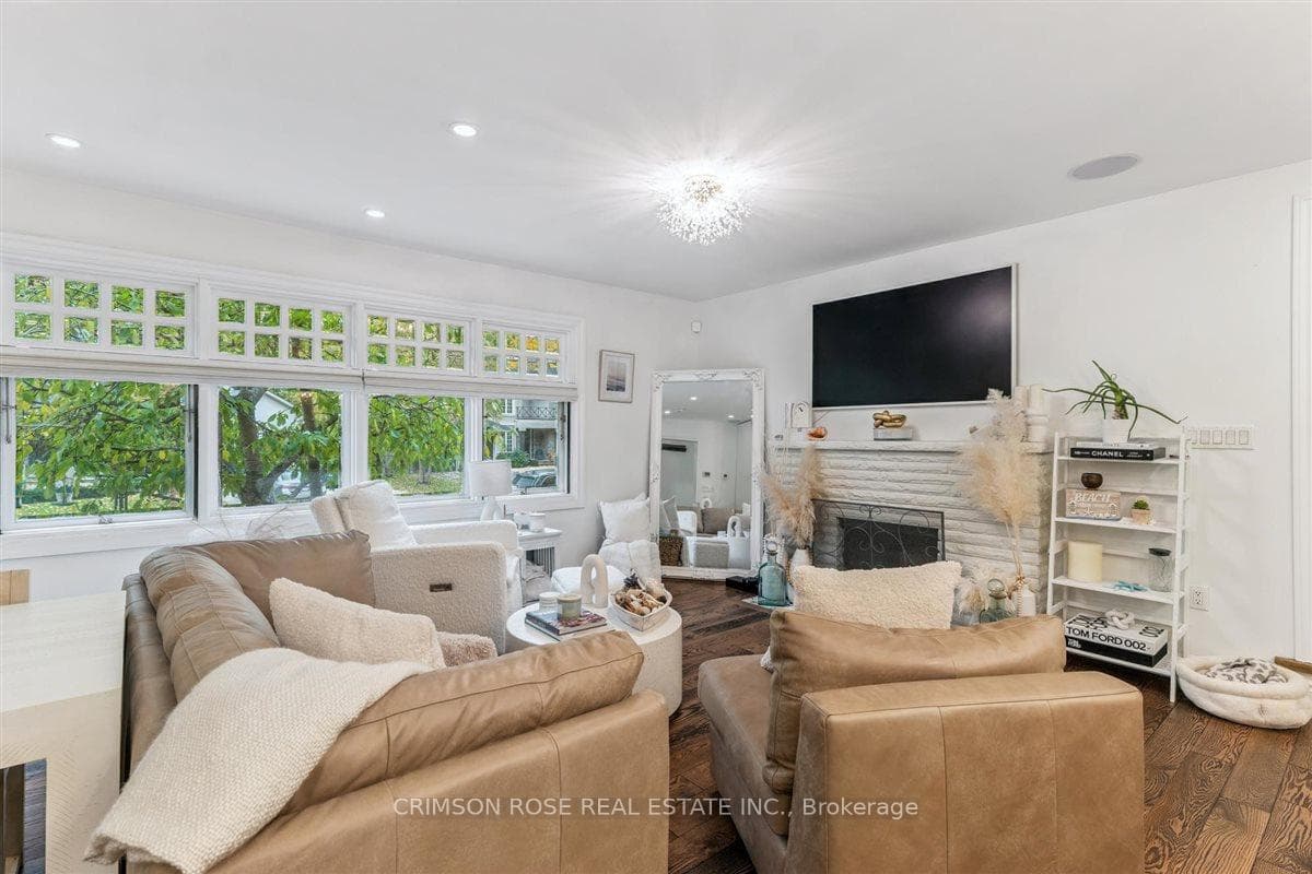 89 Holyrood Avenue - Detached photo 5 of 34 in Oakville, Ontario