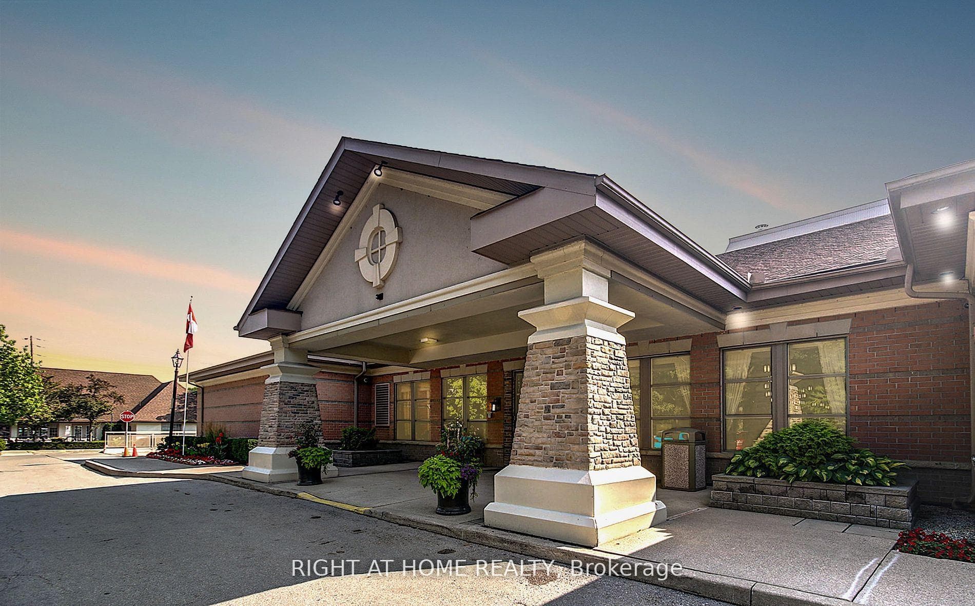 100 Burloak Drive Unit 1301 - home for sale in Burlington, Ontario