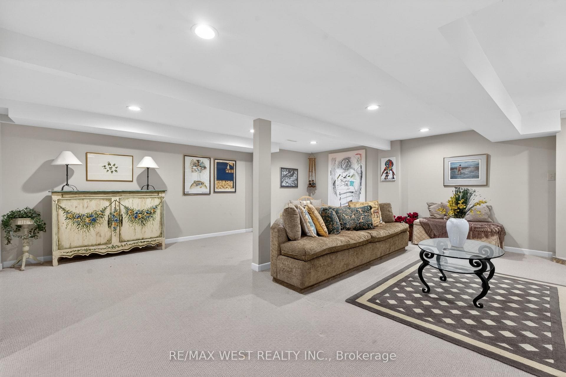 16 Caravan Drive - Detached photo 34 of 49 in Don Mills / Parkwoods / Victoria Village, Ontario