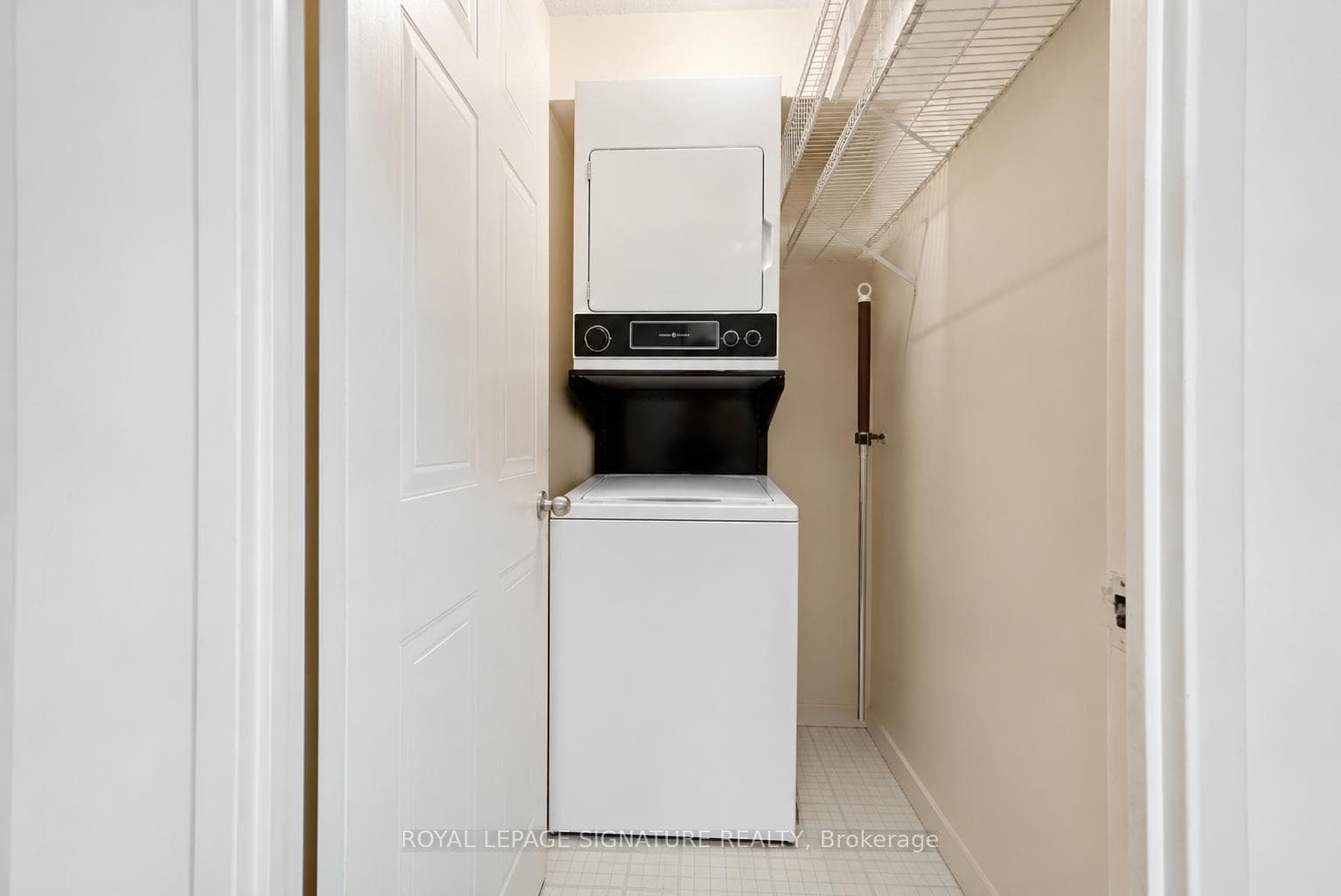 5 Kenneth Avenue Unit 205 - Condo photo 15 of 39 in Willowdale / Newtonbrook, Ontario