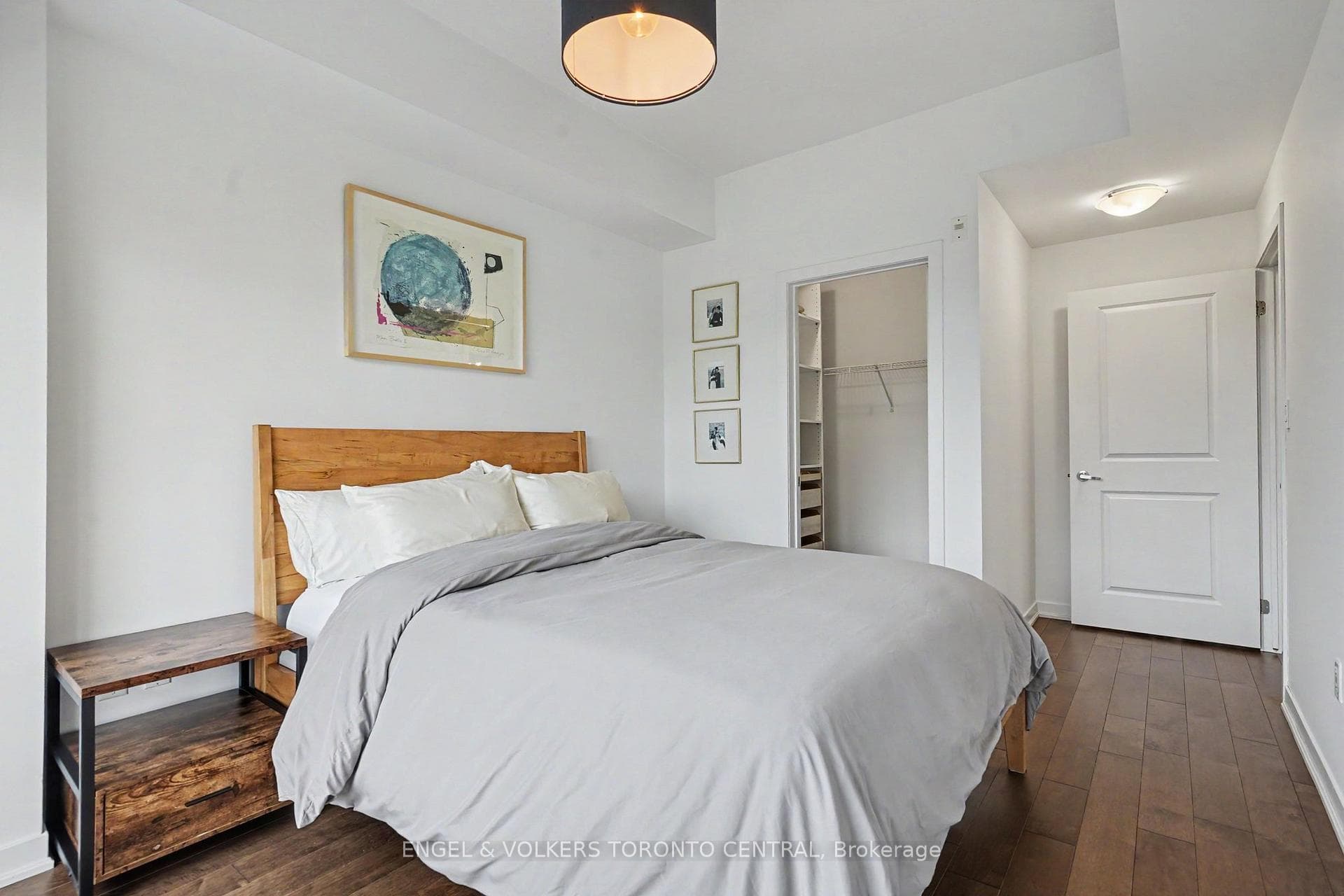 90 Charlton Avenue Unit 706 - Condo photo 8 of 20 in Hamilton, Ontario