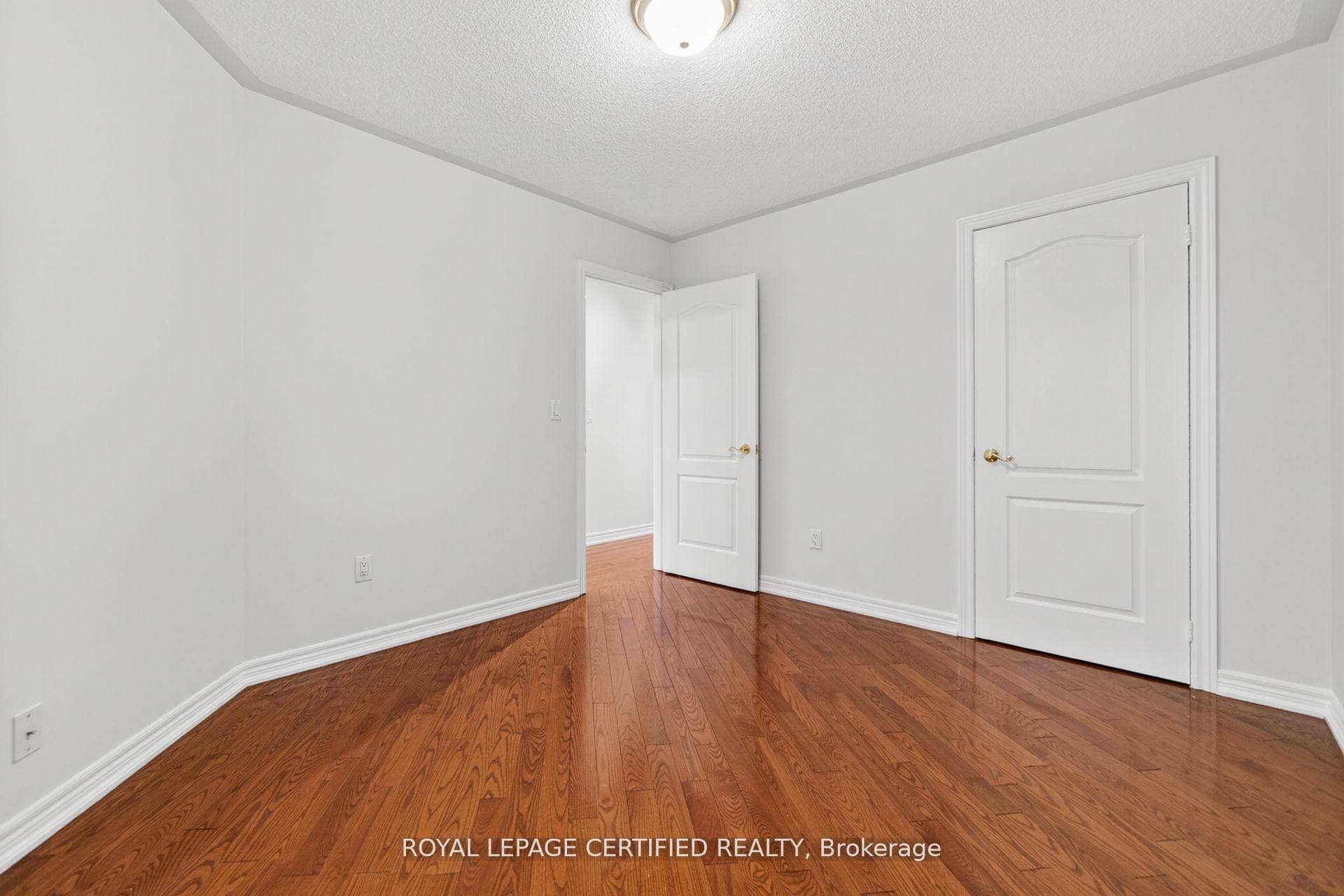 643 Garden Walk - Detached photo 35 of 50 in Mississauga, Ontario
