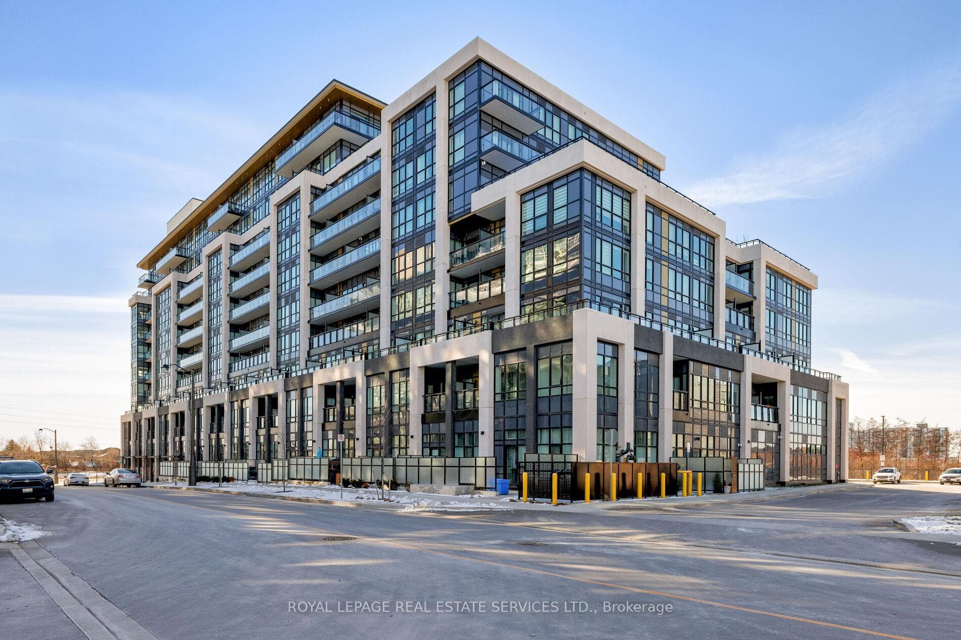 405 Dundas Street Unit 424 - home for sale in Oakville, Ontario