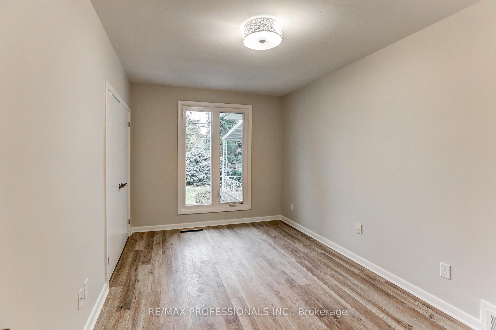 23 Ravensbourne Crescent - Detached photo 28 of 44 in Etobicoke (Islington / Rexdale), Ontario