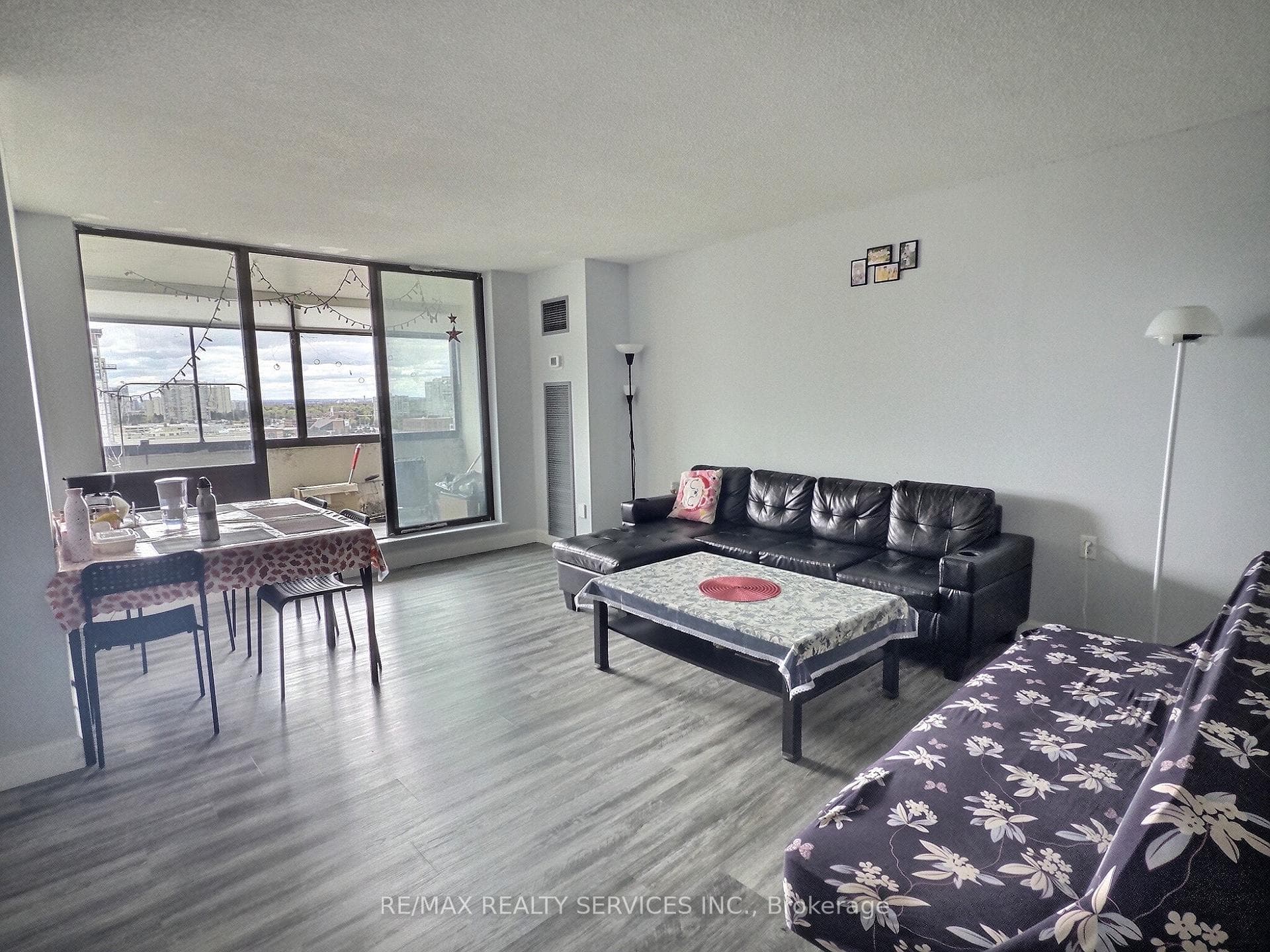 18 Knightsbridge Road Unit 1812 - Condo photo 8 of 17 in Brampton, Ontario
