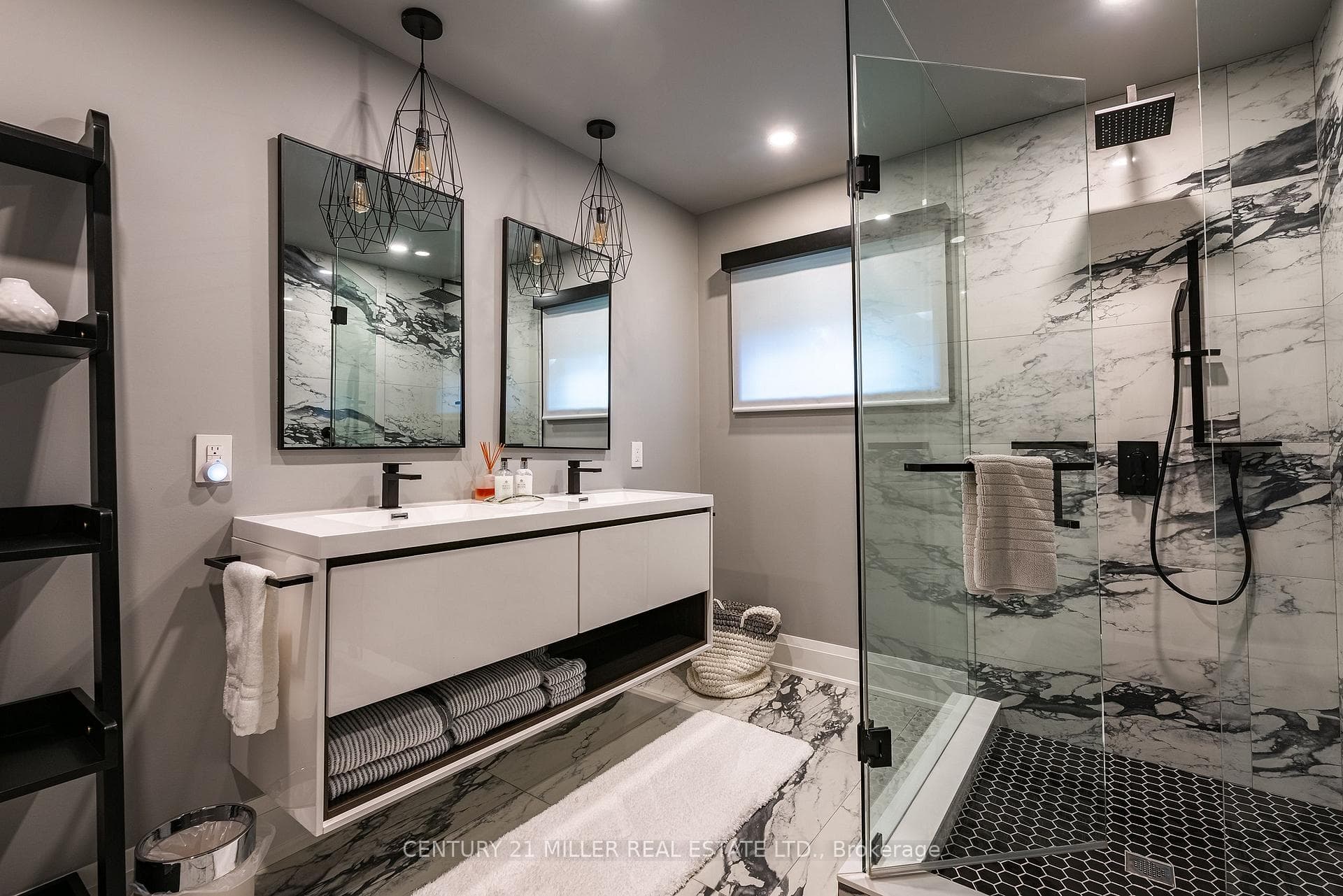 121 Edgecliffe Place - Detached photo 40 of 46 in Burlington, Ontario
