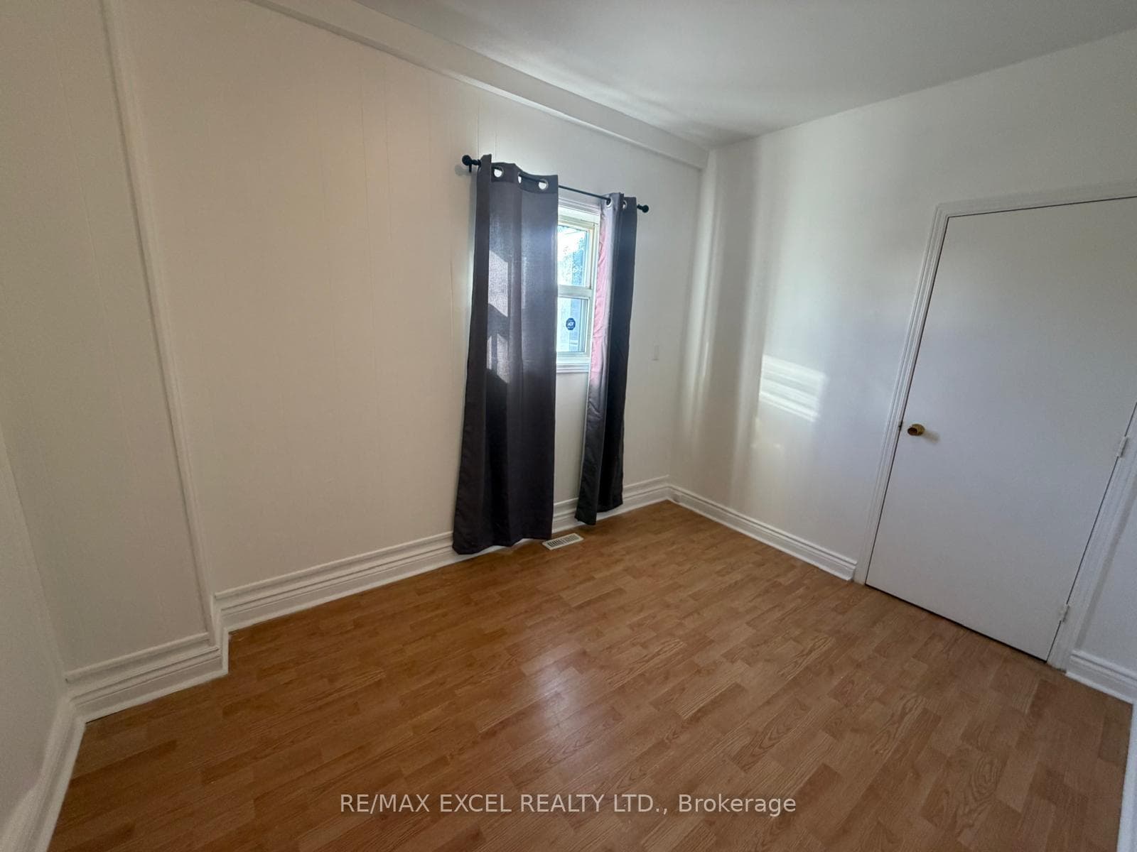 515 Warden Avenue Unit Main Flr & Bsmt, Unit A - Detached photo 1 of 17 in Birch Cliff / Cliffside, Ontario