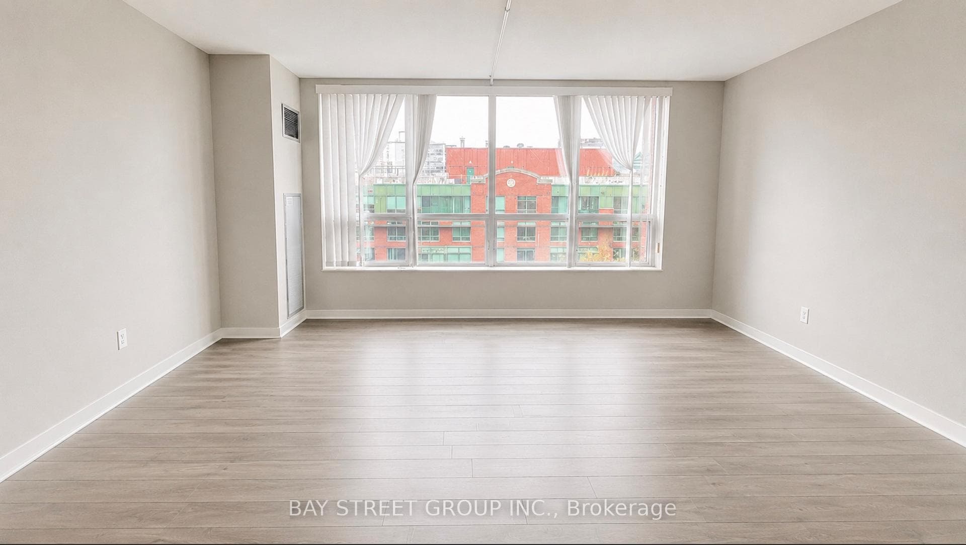 284 Bloor Street Unit 902 - Condo photo 5 of 27 in Annex / Yorkville / Summerhill, Ontario