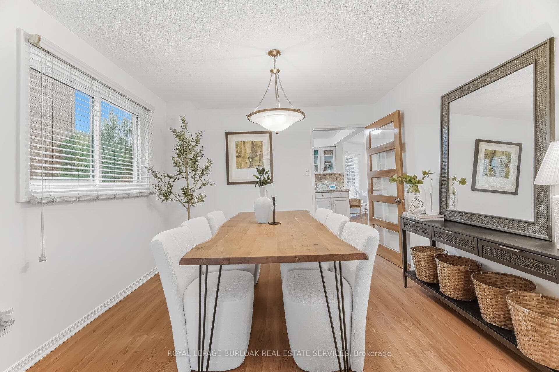1004 Roxborough Drive - Detached photo 10 of 50 in Oakville, Ontario