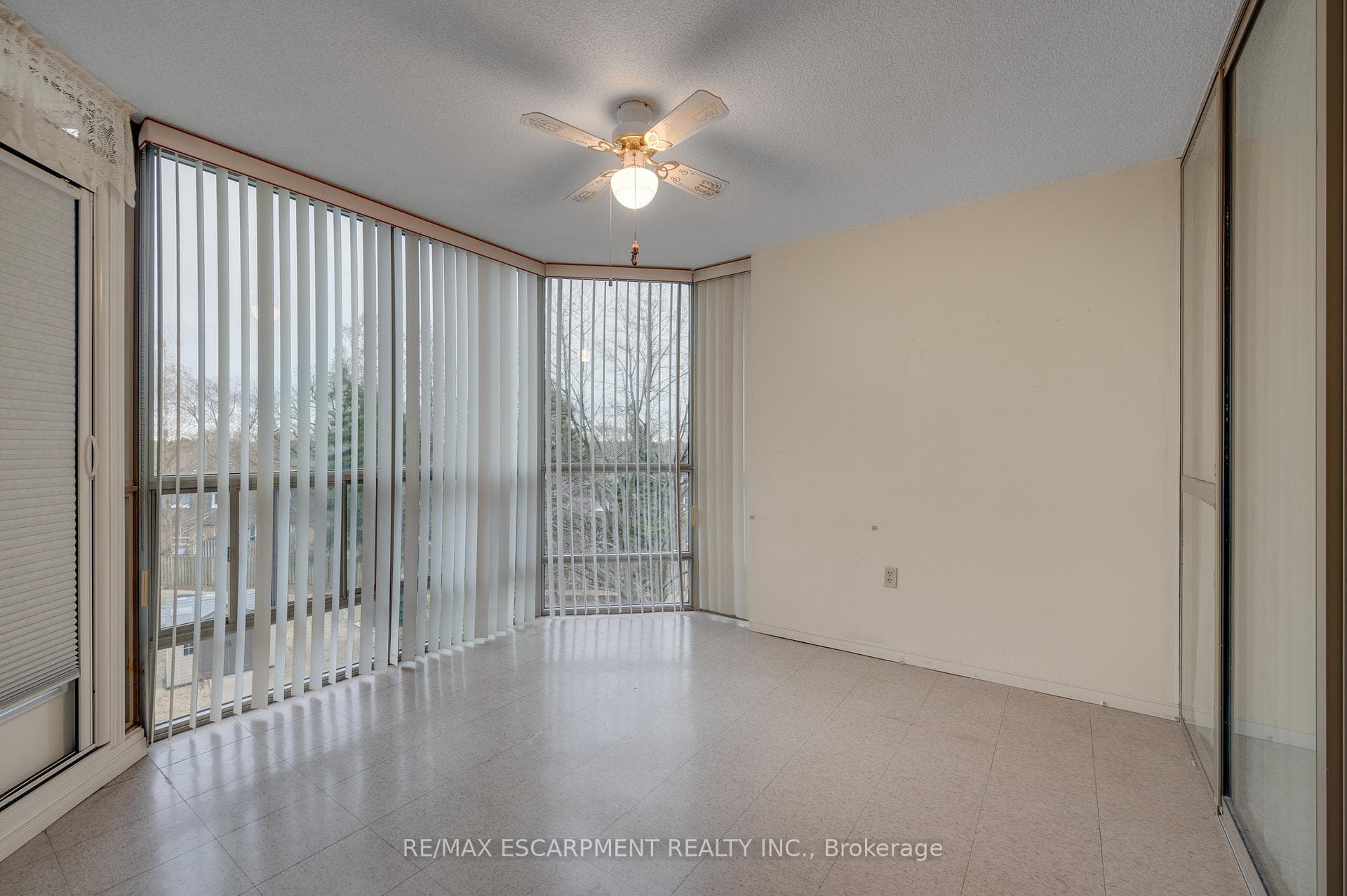 5070 Pinedale Avenue Unit 302 - Condo photo 14 of 36 in Burlington, Ontario