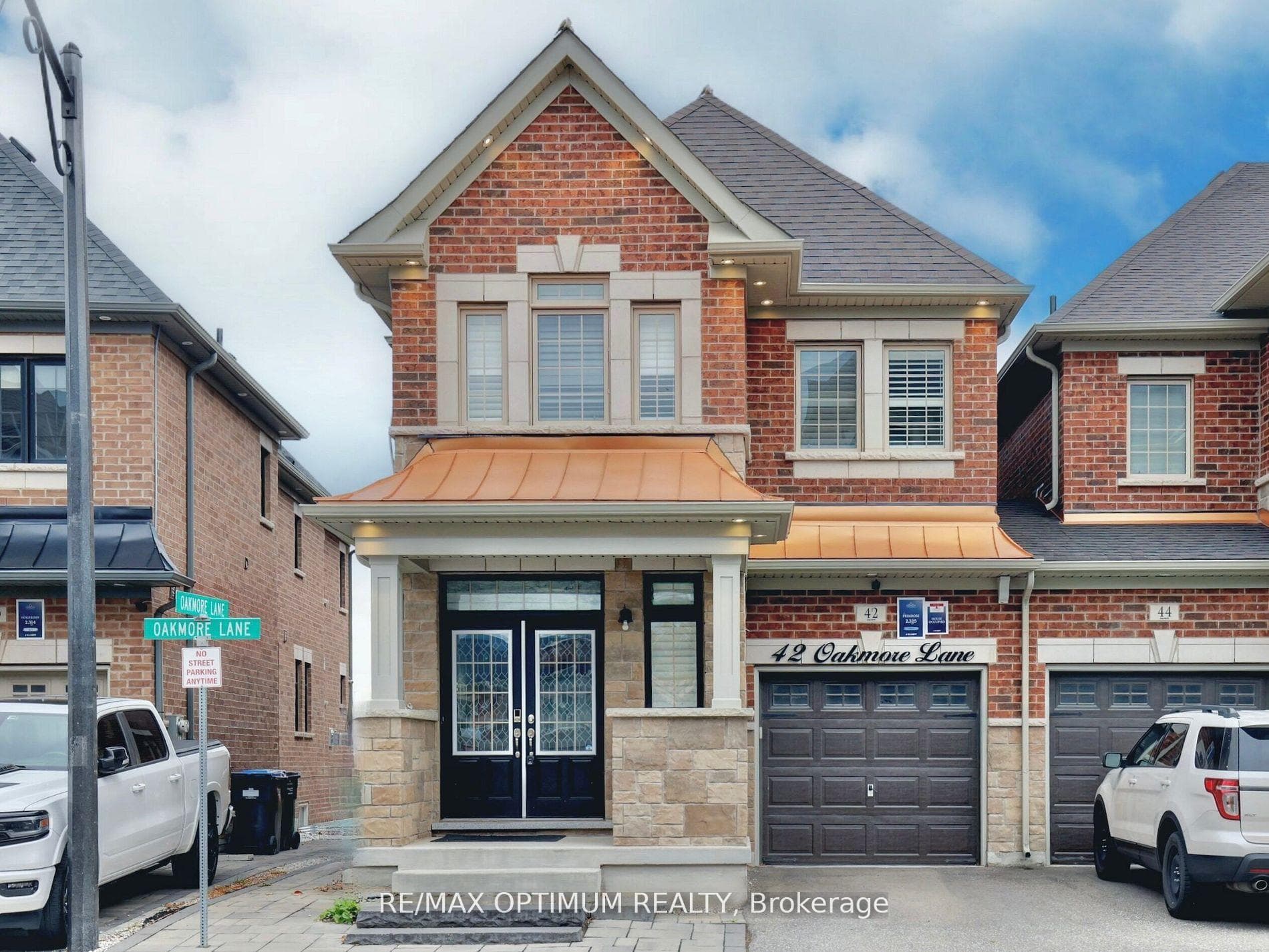 42 OAKMORE Lane - home for sale in Brampton, Ontario