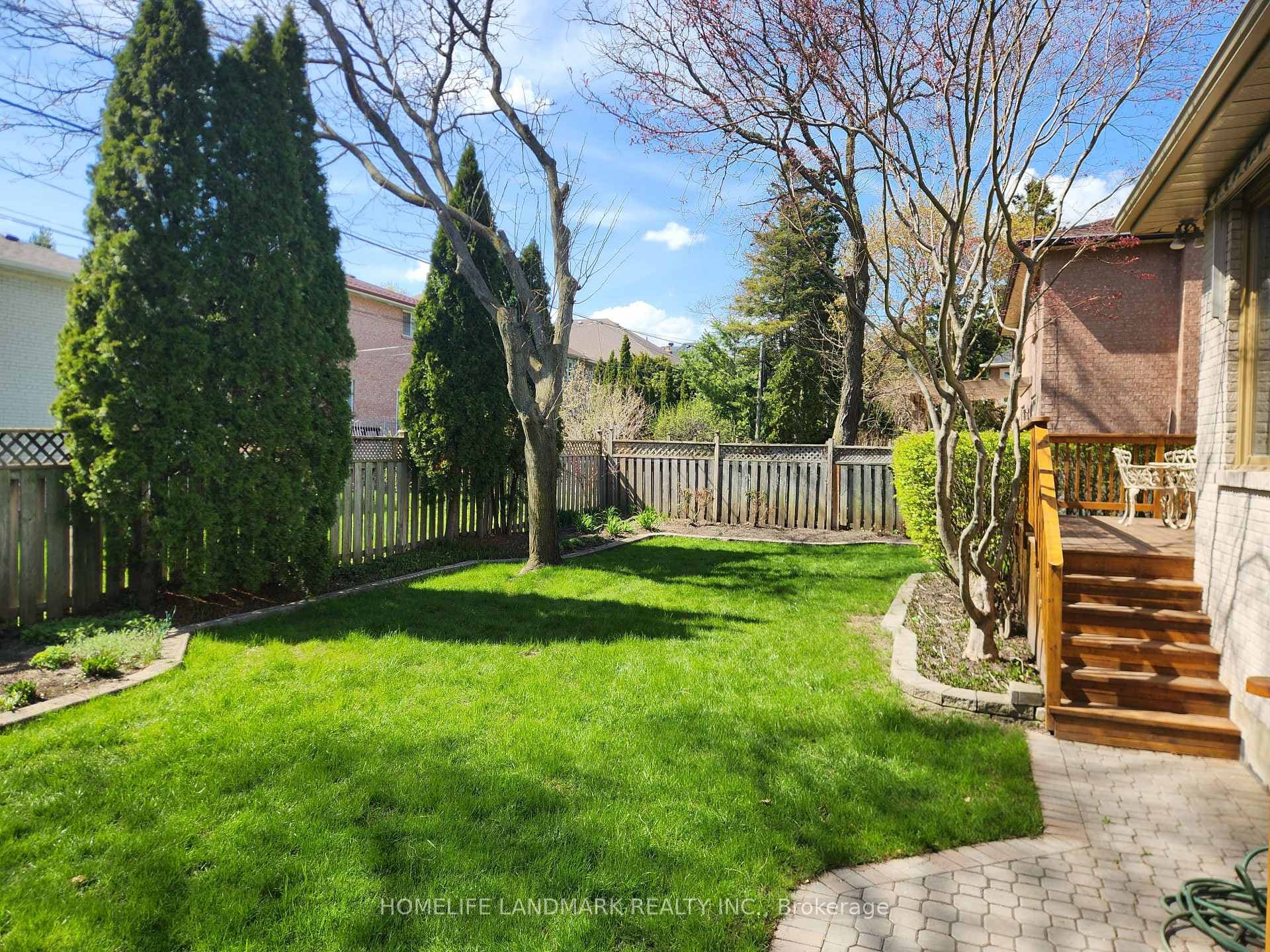 16 Lawnview Drive - Detached photo 2 of 50 in Willowdale / Newtonbrook, Ontario