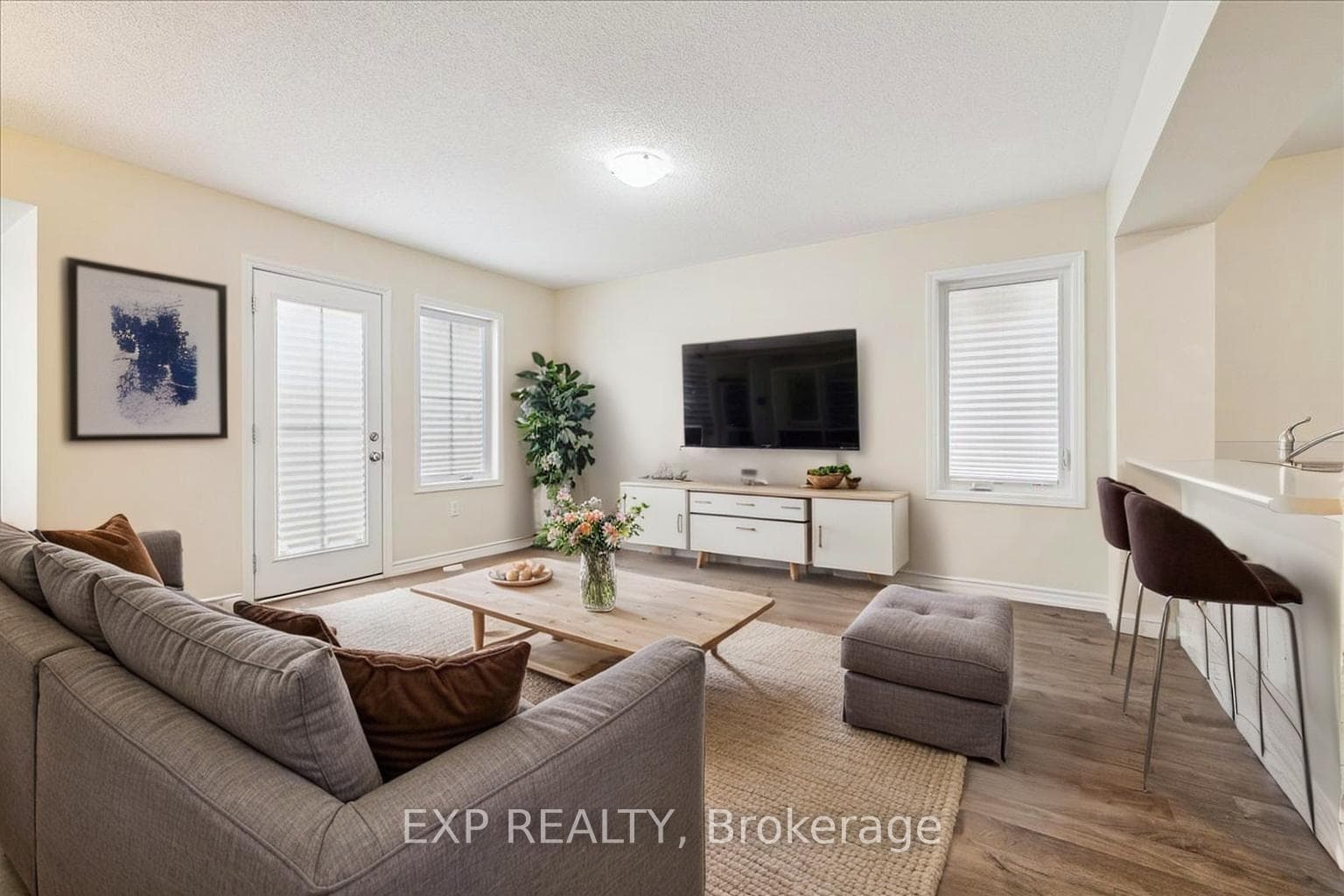 107 Lemieux Court - Townhouse photo 7 of 36 in Milton, Ontario