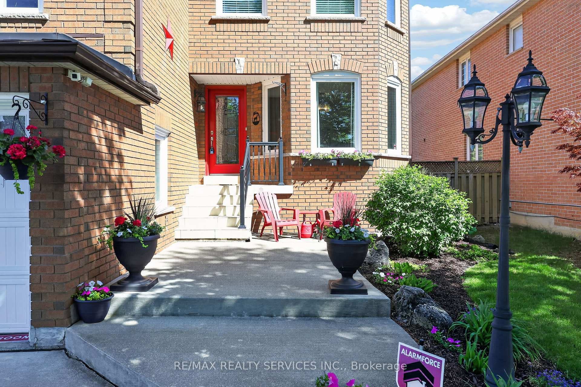 150 Royal Valley Drive - Detached photo 4 of 50 in Caledon, Ontario