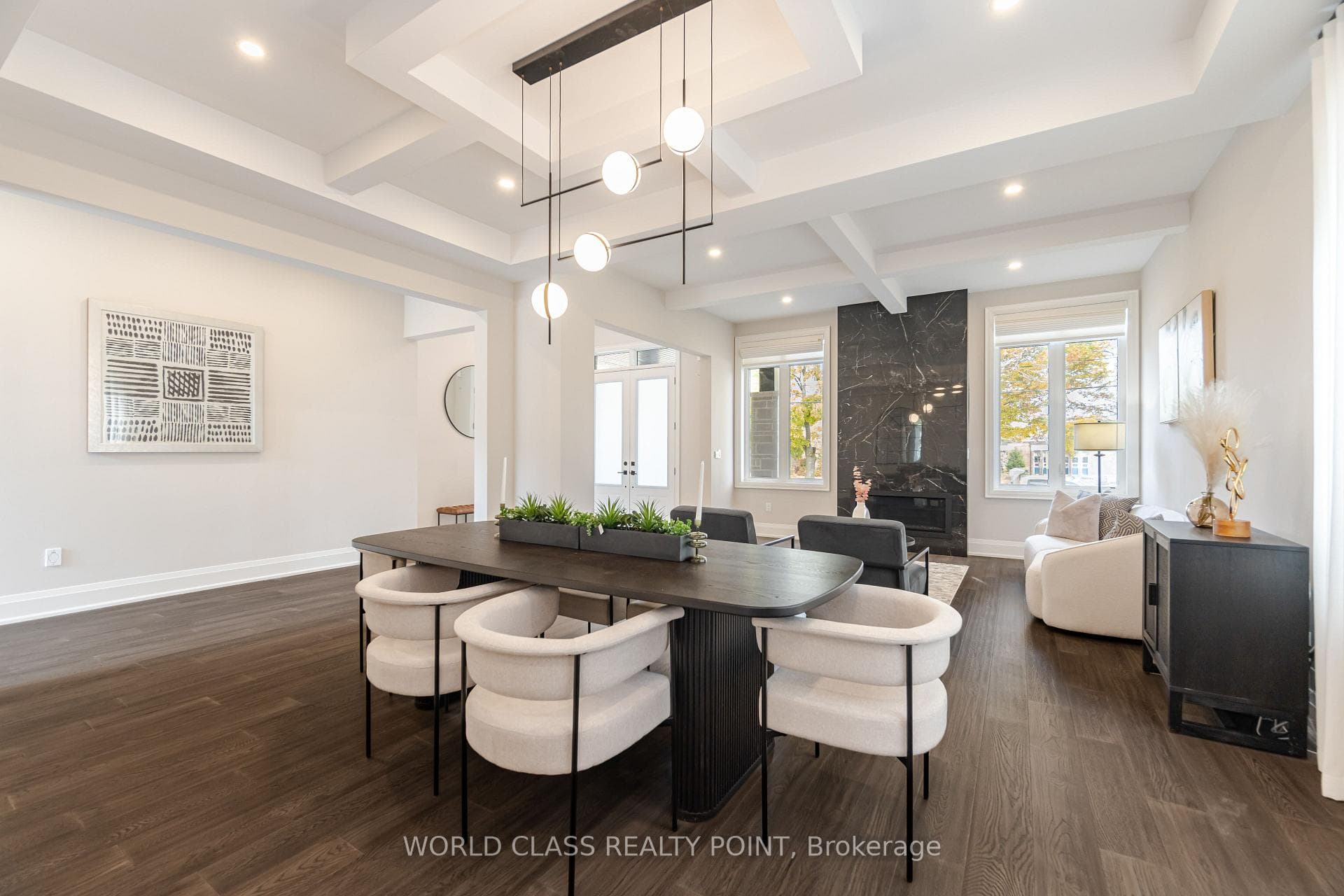 560 Woodview Road - Detached photo 8 of 39 in Burlington, Ontario