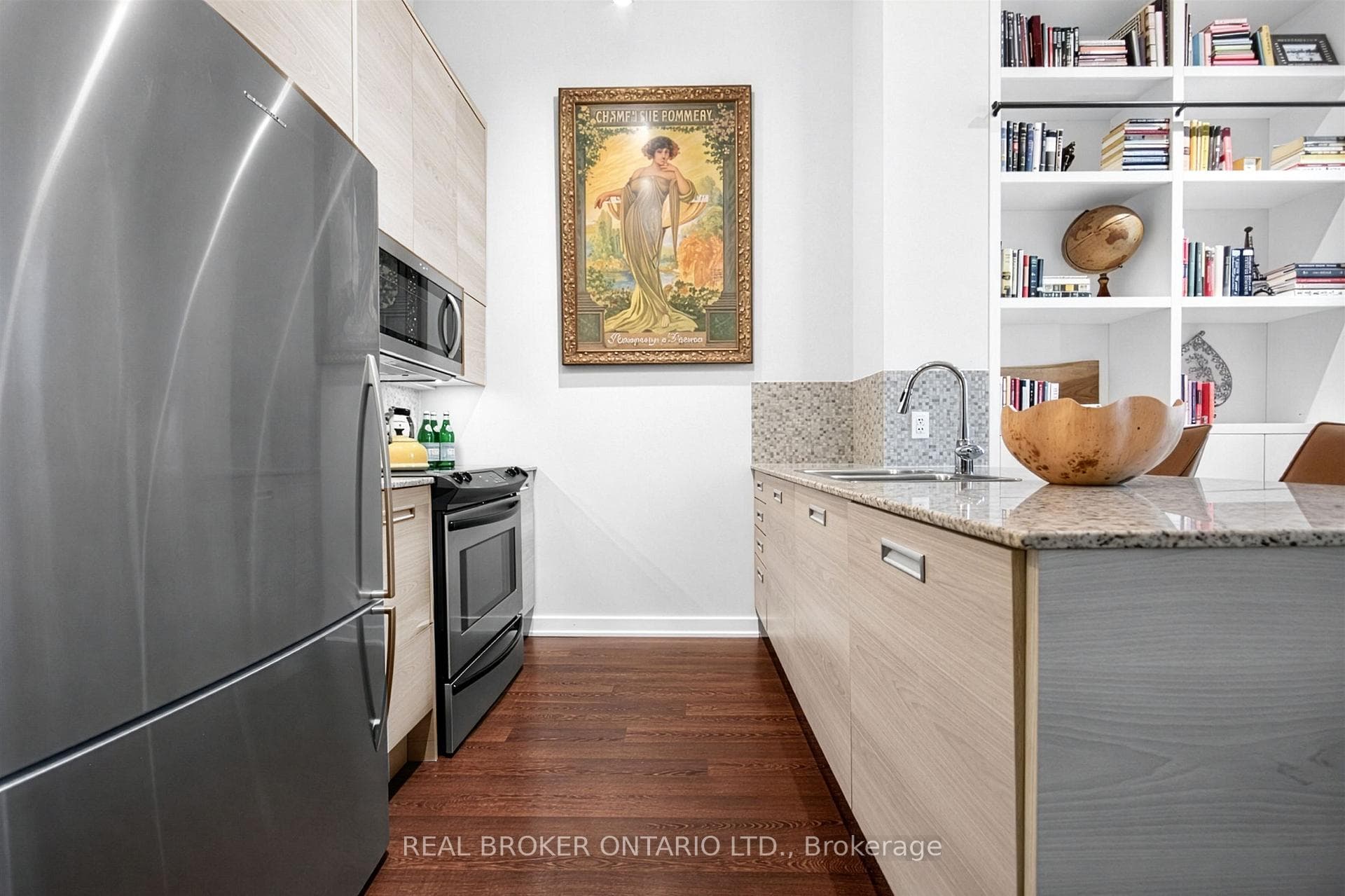 380 Macpherson Avenue Unit 209 - Condo photo 6 of 49 in Annex / Yorkville / Summerhill, Ontario
