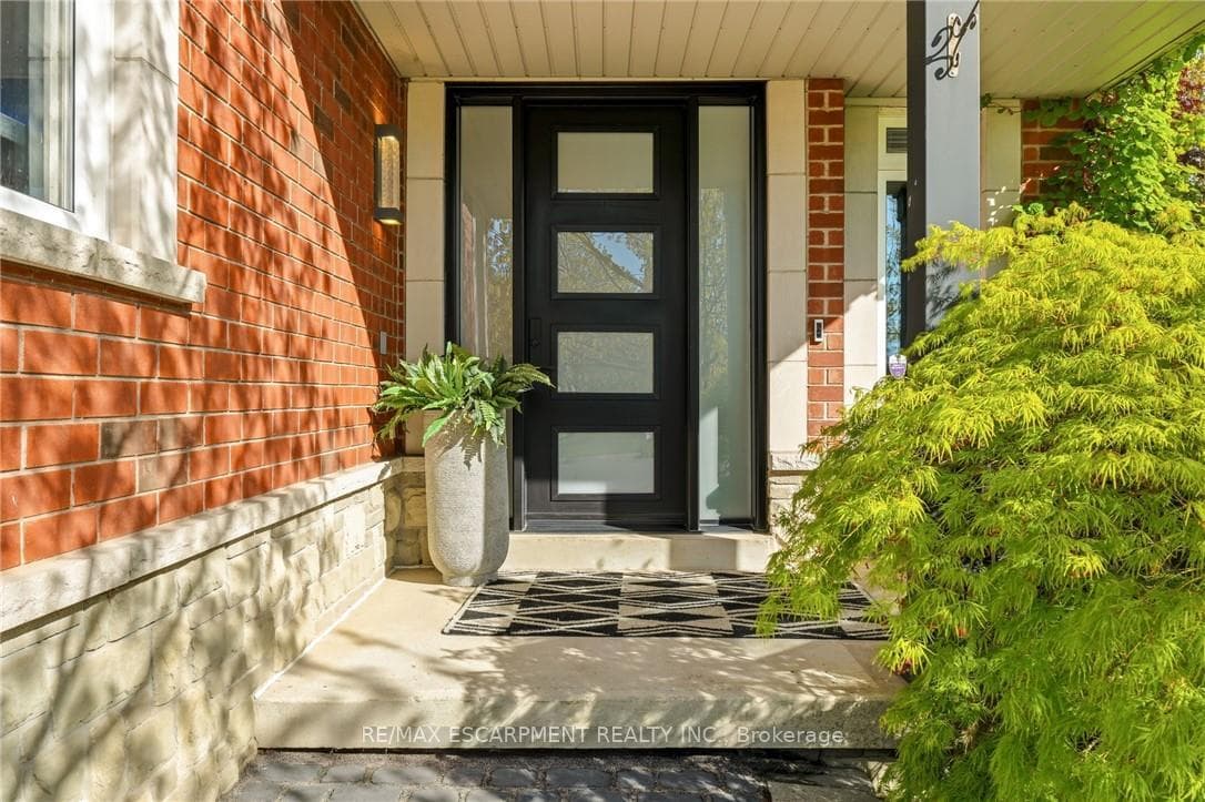 2091 Willhaven Trail - Detached photo 2 of 31 in Oakville, Ontario