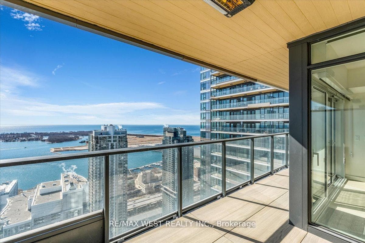 1 Concord Cityplace Way Unit 5709 - Condo photo 20 of 44 in Downtown Toronto / Waterfront, Ontario