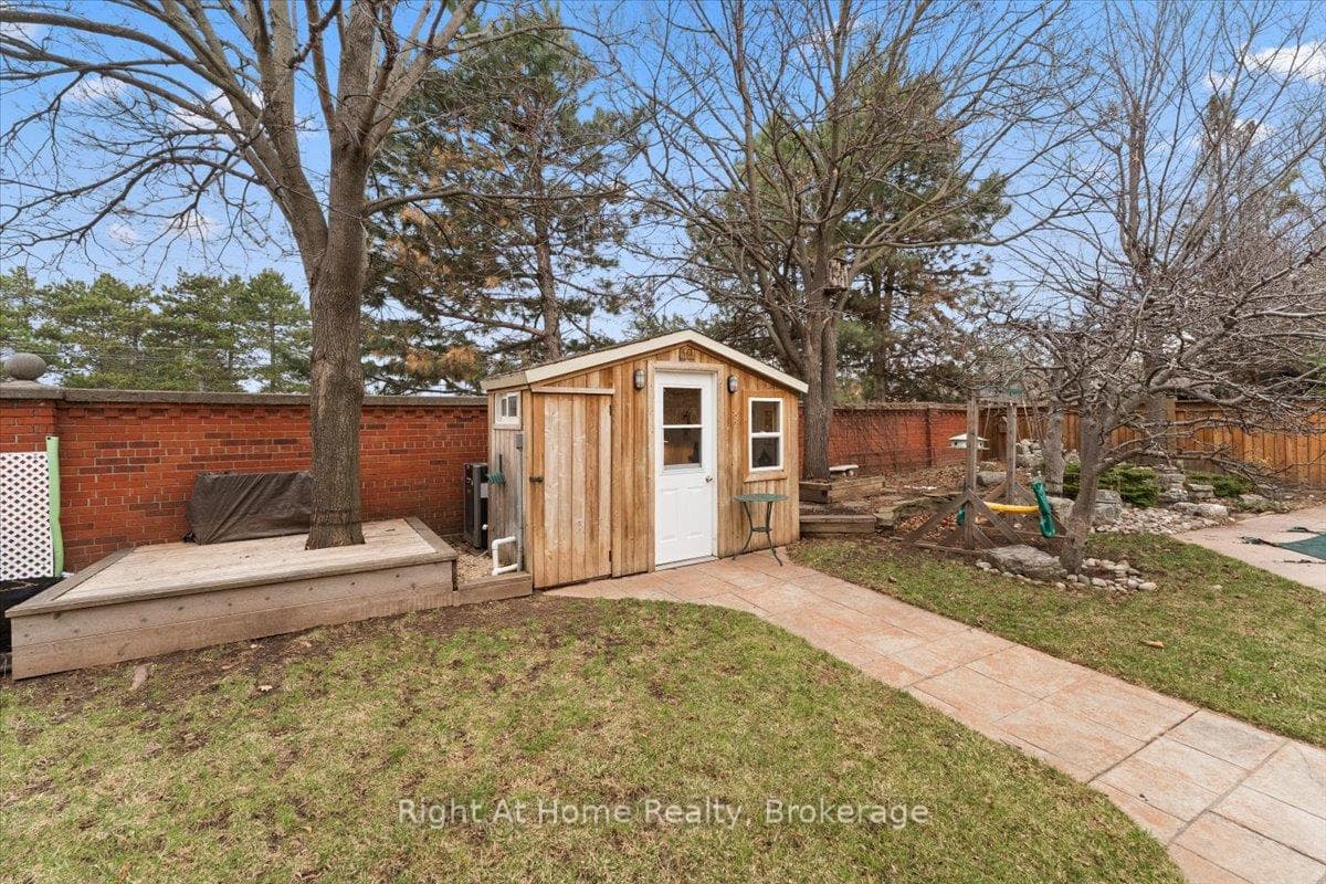 437 Shoreacres Road - Detached photo 41 of 50 in Burlington, Ontario