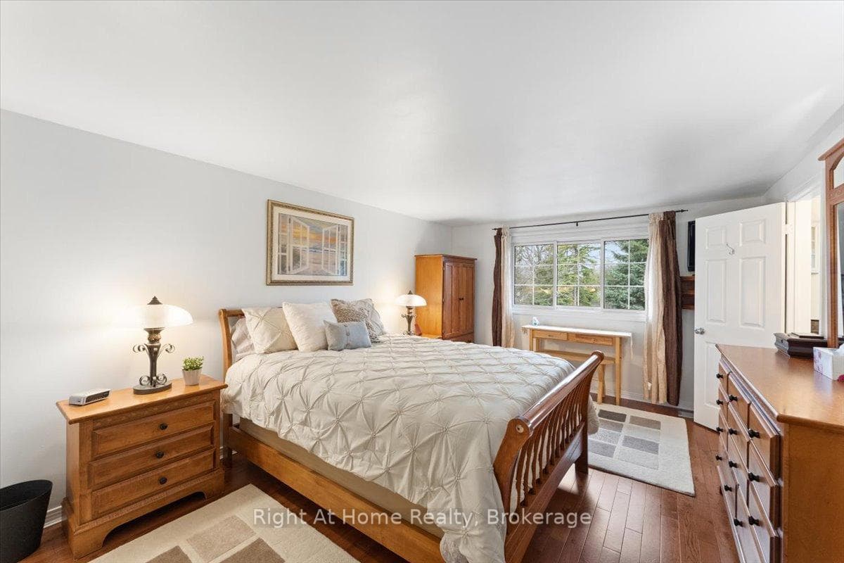437 Shoreacres Road - Detached photo 22 of 50 in Burlington, Ontario