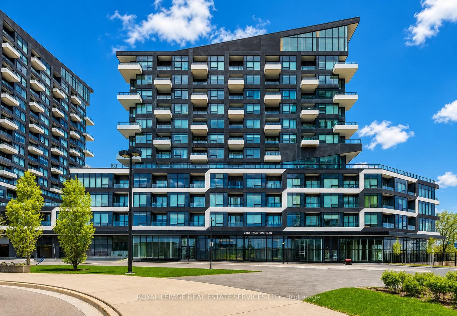 2485 Taunton Road Unit 726 - Condo photo 1 of 21 in Oakville, Ontario