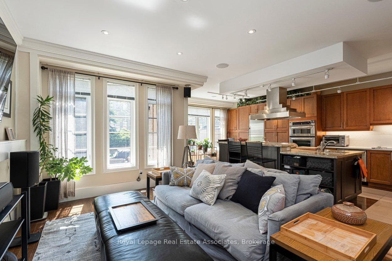 4135 Shipp Drive Unit 20 - Condo photo 14 of 50 in Mississauga, Ontario